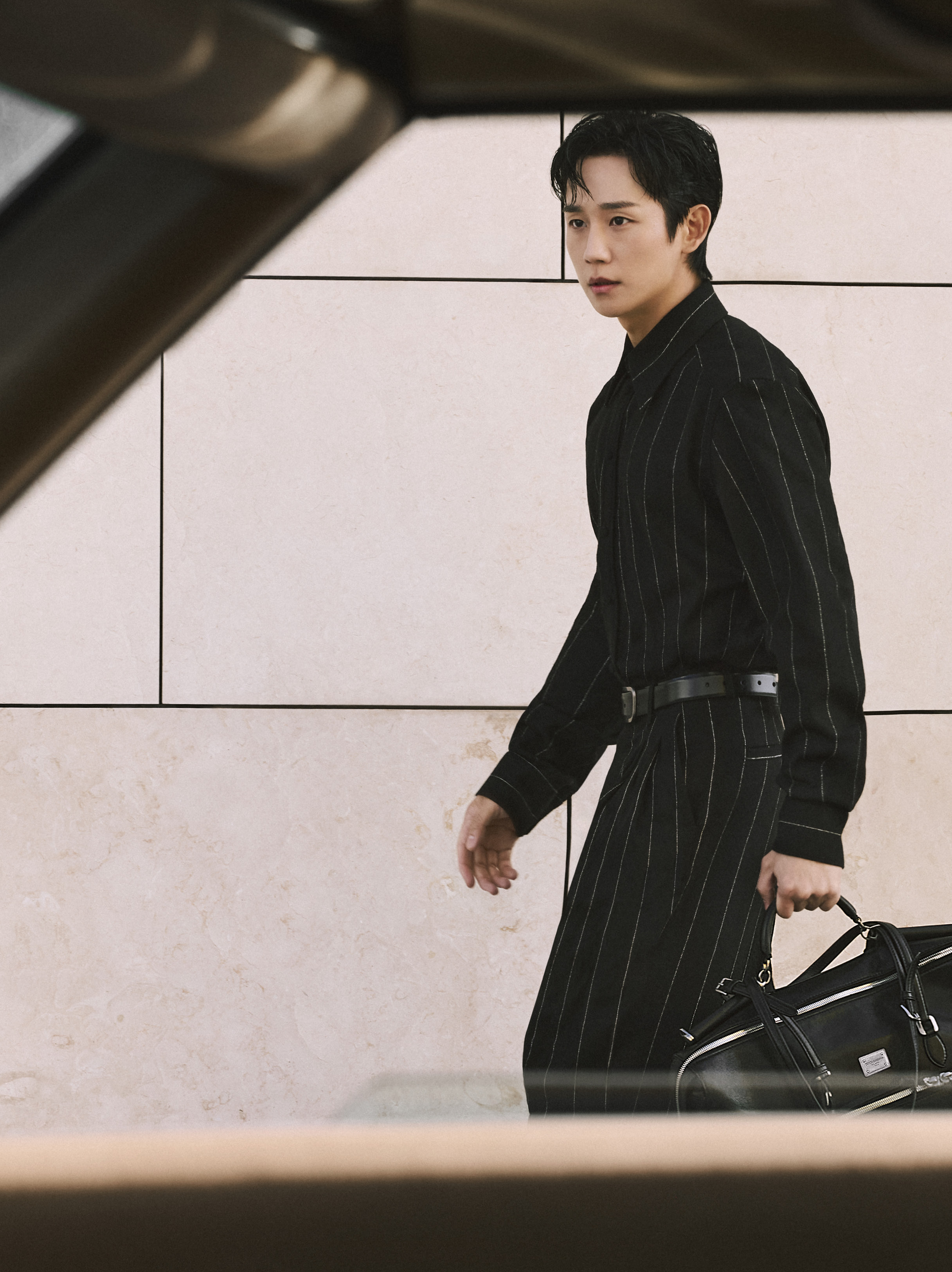 DG_ADV_APAC_FW25_PH_JUNGWOOK-MOK_MAN_30_NO_LOGO