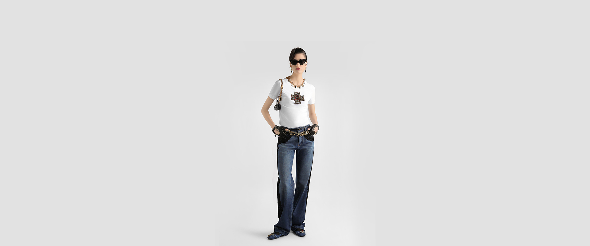https://asset.dolcegabbana.com.cn/dg-prod-eshop/124b2f1d-d275-4626-ba9c-c89214e80f6b.jpg
