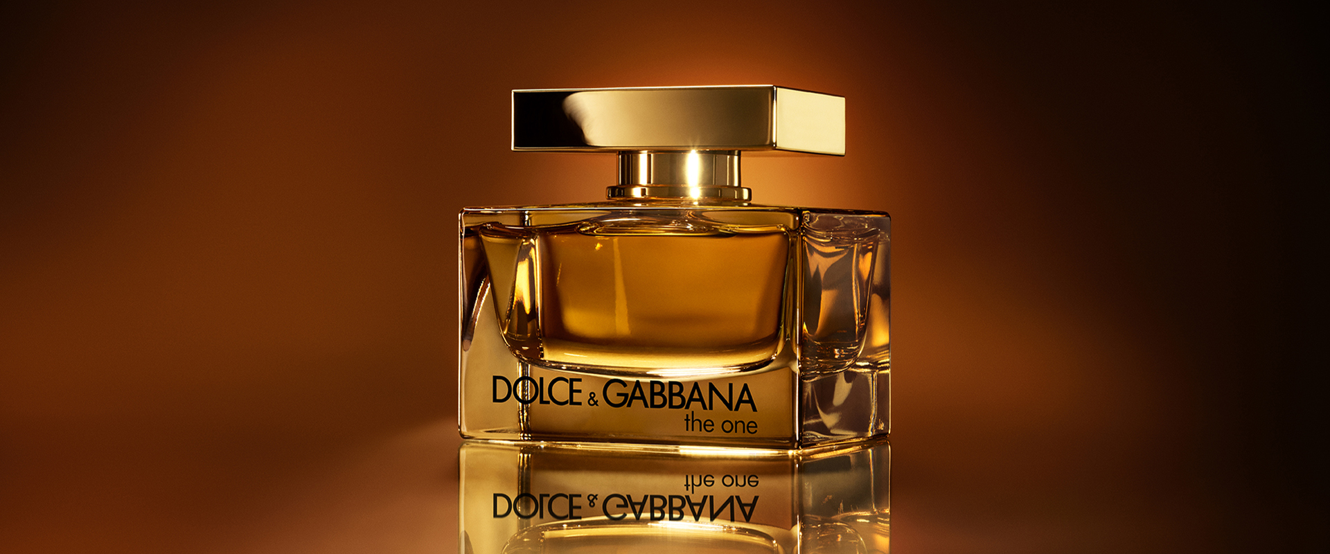 https://asset.dolcegabbana.com.cn/dg-prod-eshop/12515688-091b-4ff1-ac74-5549306dcf82.jpg