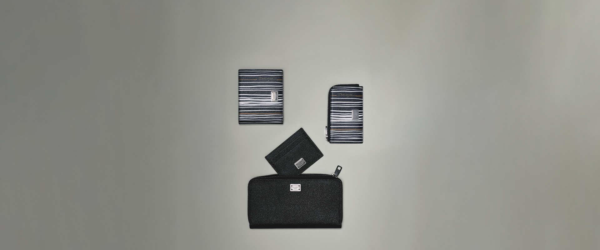https://asset.dolcegabbana.com.cn/dg-prod-eshop/16e2f2bd-5a46-4477-8f25-37f28e5816a6.png