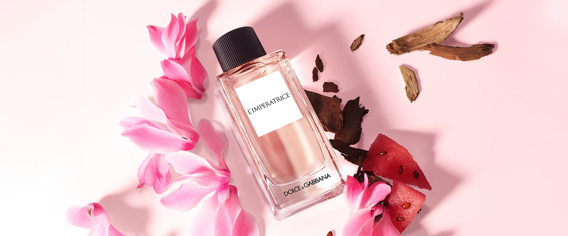 https://asset.dolcegabbana.com.cn/dg-prod-eshop/1889737c-f930-4296-98ab-6e3d43788b51.jpg