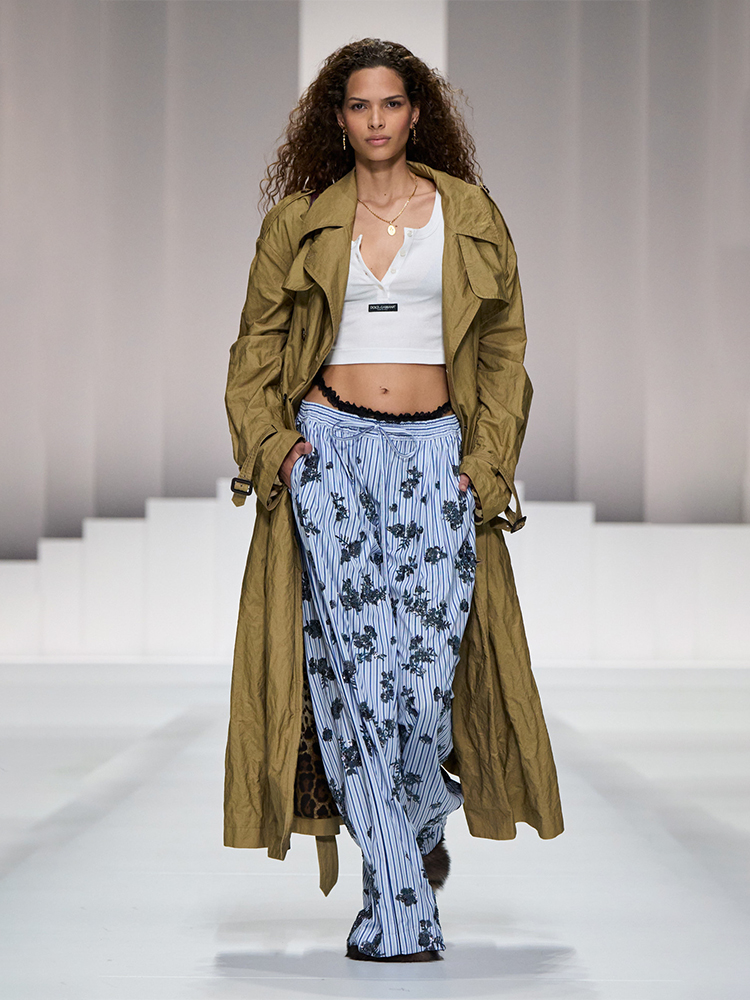 dolce-and-gabbana-women-spring-summer-2026-fashion-show-look-17