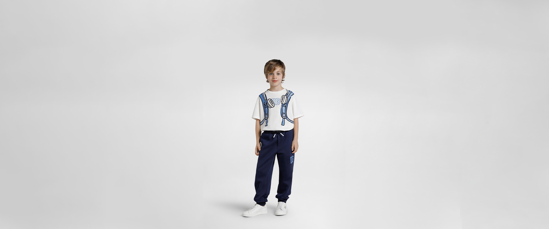 https://asset.dolcegabbana.com.cn/dg-prod-eshop/22187b28-b85d-4da3-8b63-06dde875d80a.jpg