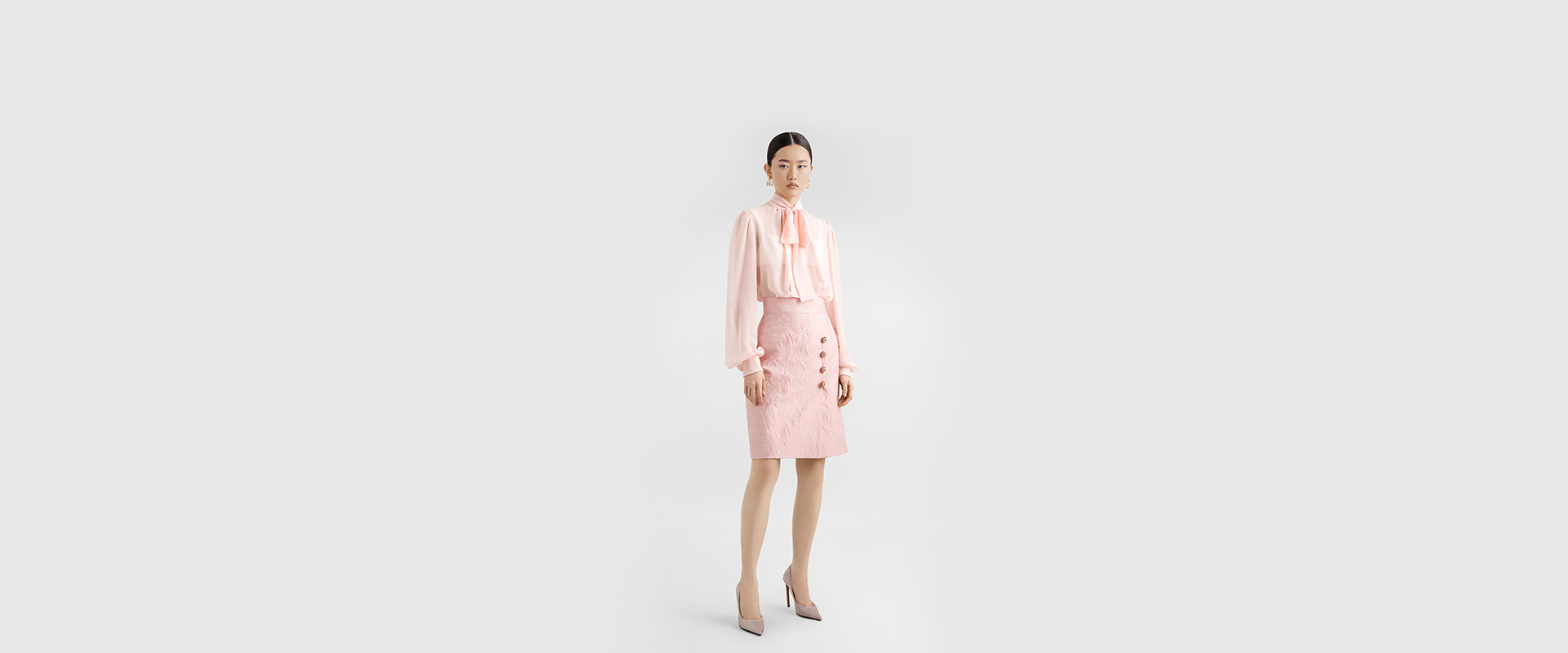 https://asset.dolcegabbana.com.cn/dg-prod-eshop/252ea9ba-bbf2-4b15-ae89-4882a6ff84fd.png