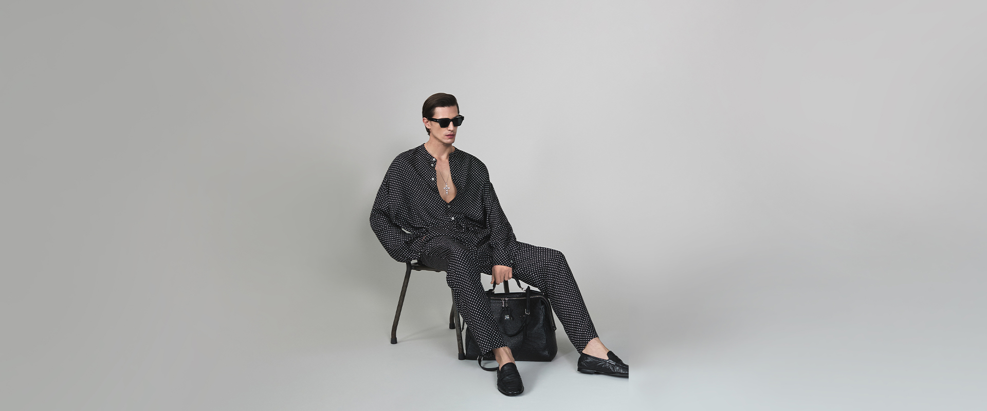 https://asset.dolcegabbana.com.cn/dg-prod-eshop/26500bee-ce96-4769-bdc4-9e59a8a427ad.jpg