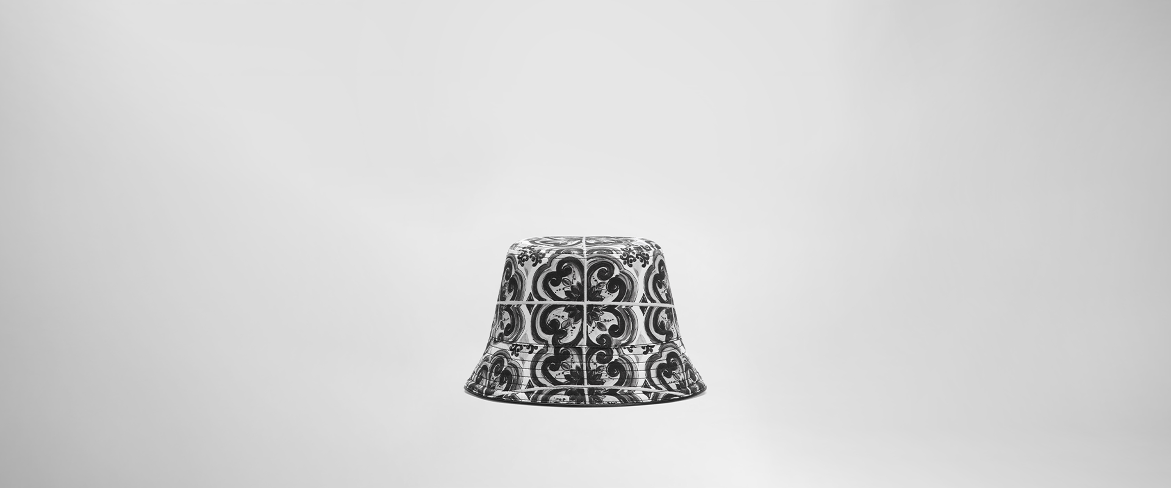https://asset.dolcegabbana.com.cn/dg-prod-eshop/28025c37-a6dd-4f38-a972-c1d62f0b462b.jpg