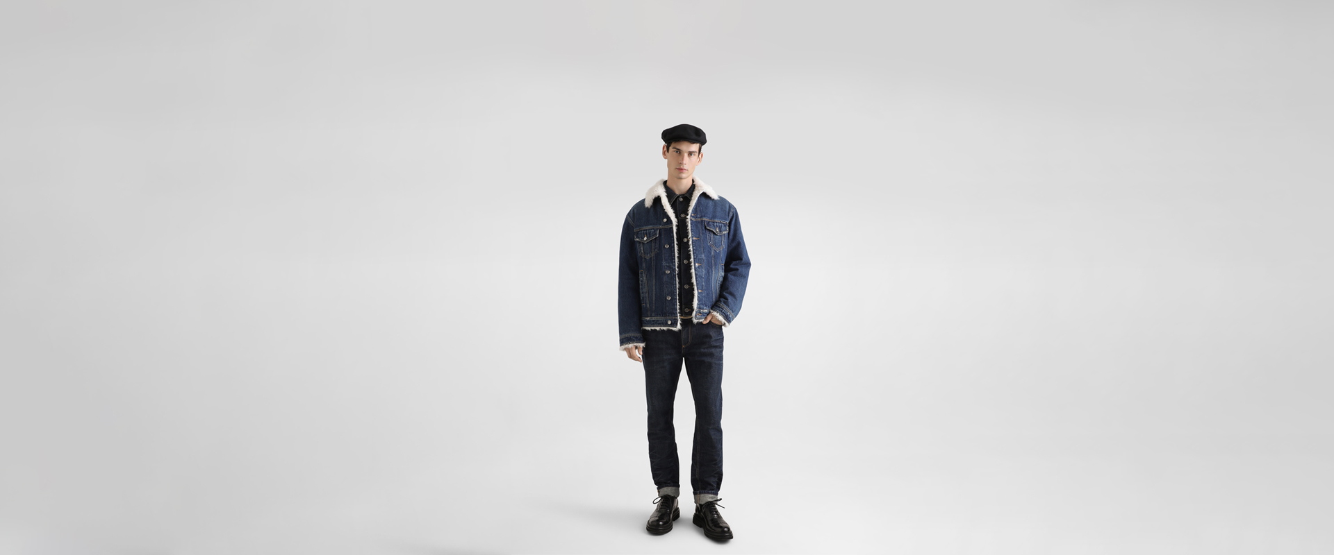 https://asset.dolcegabbana.com.cn/dg-prod-eshop/28551258-abb2-4a8e-afc9-a0686946059e.jpg