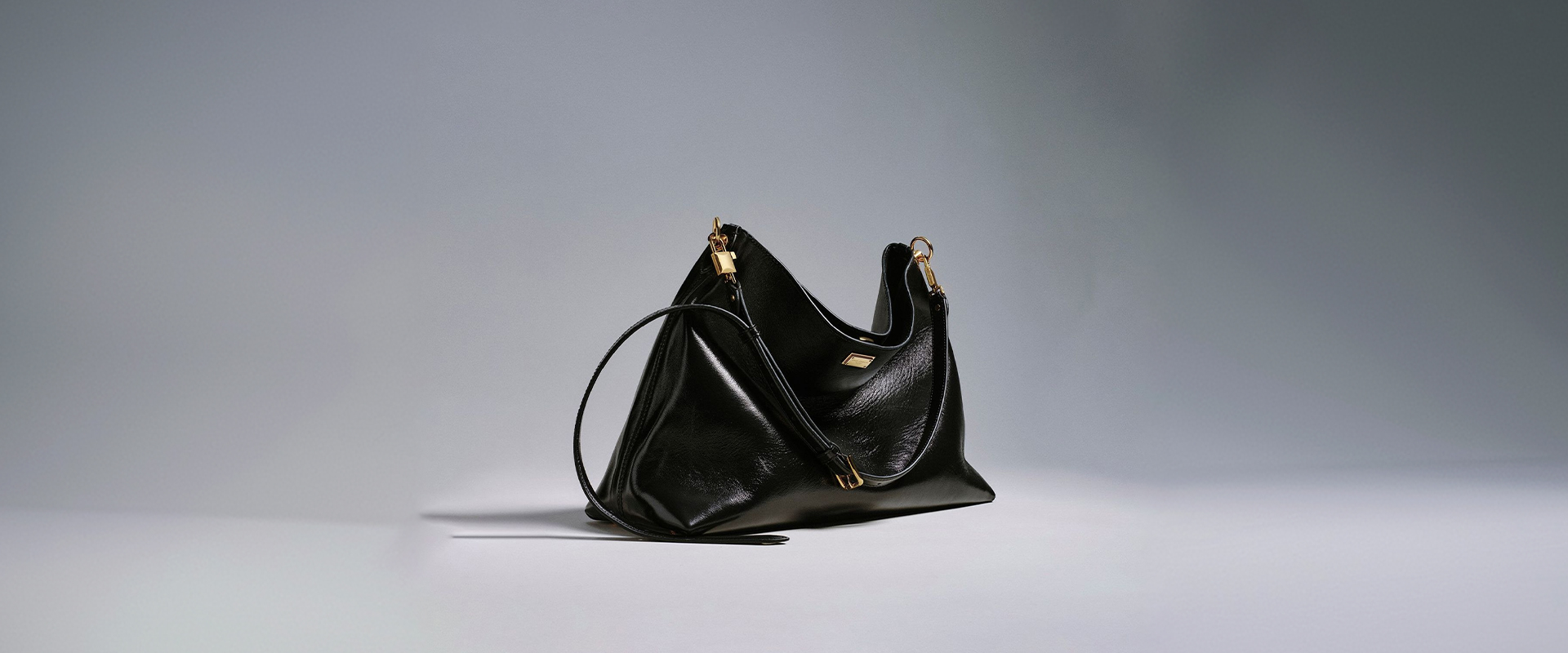 https://asset.dolcegabbana.com.cn/dg-prod-eshop/32a374dd-402a-4239-8ade-57557dda98ed.jpg