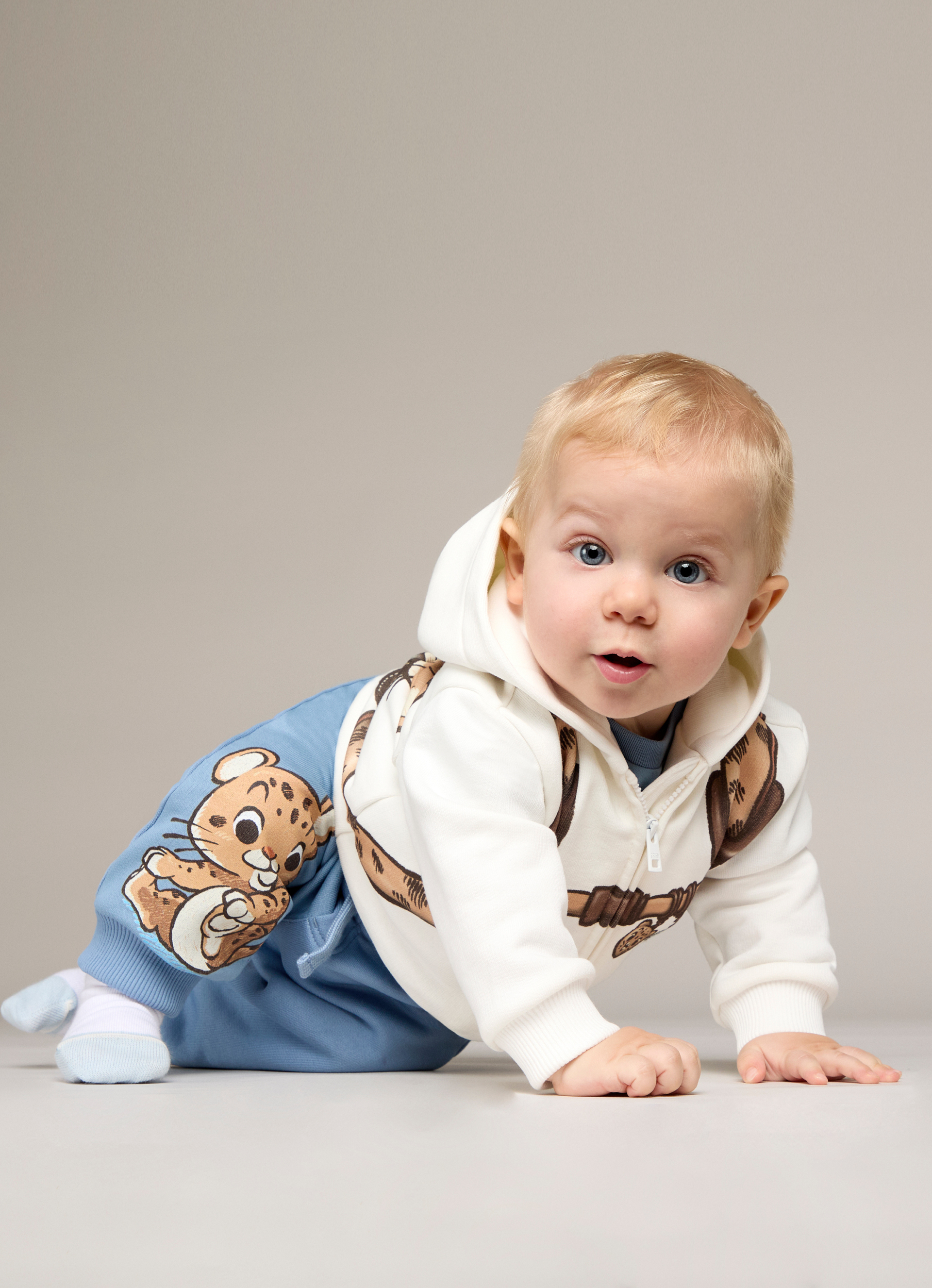 LOOK_BOOK_JUNIOR_FW25_NEONATO_LOGOMANIA_LOOK_4