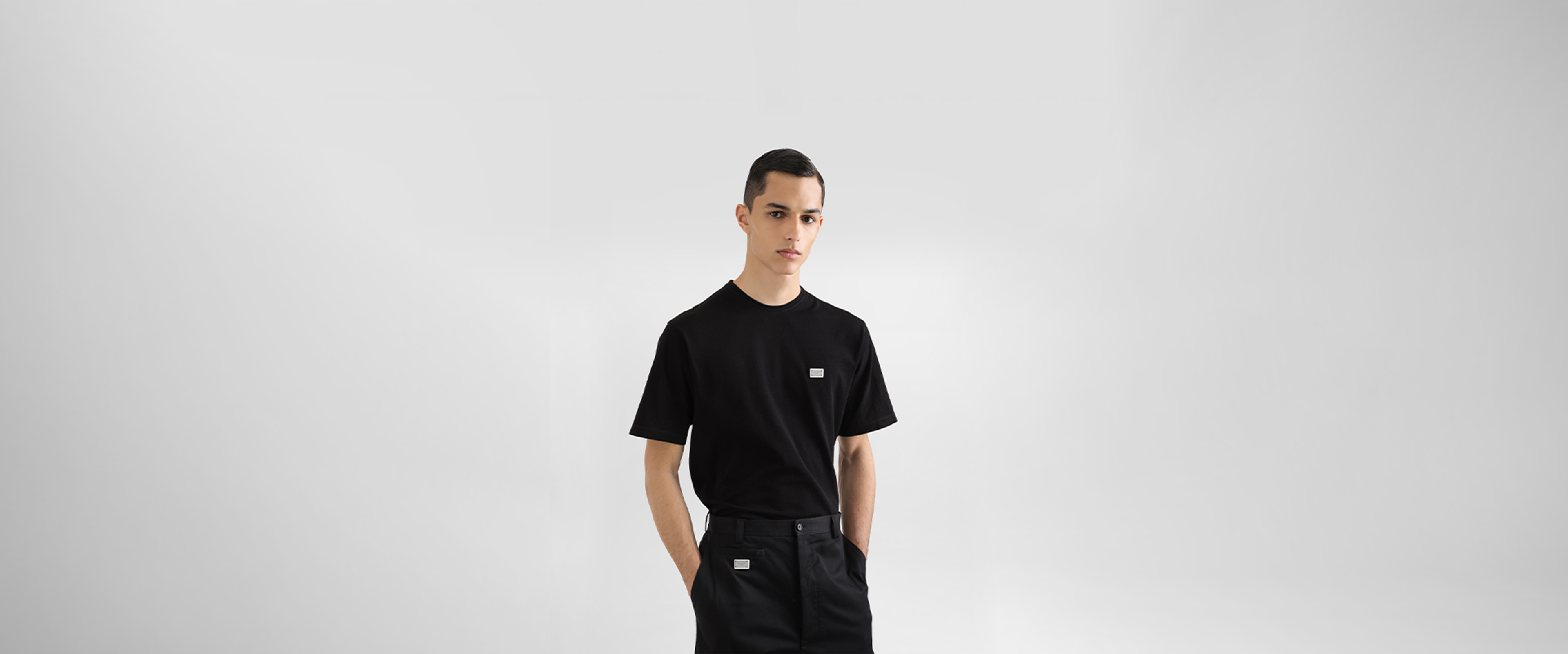 https://asset.dolcegabbana.com.cn/dg-prod-eshop/4a16430e-343e-4381-b033-e75829fe8a06.jpg