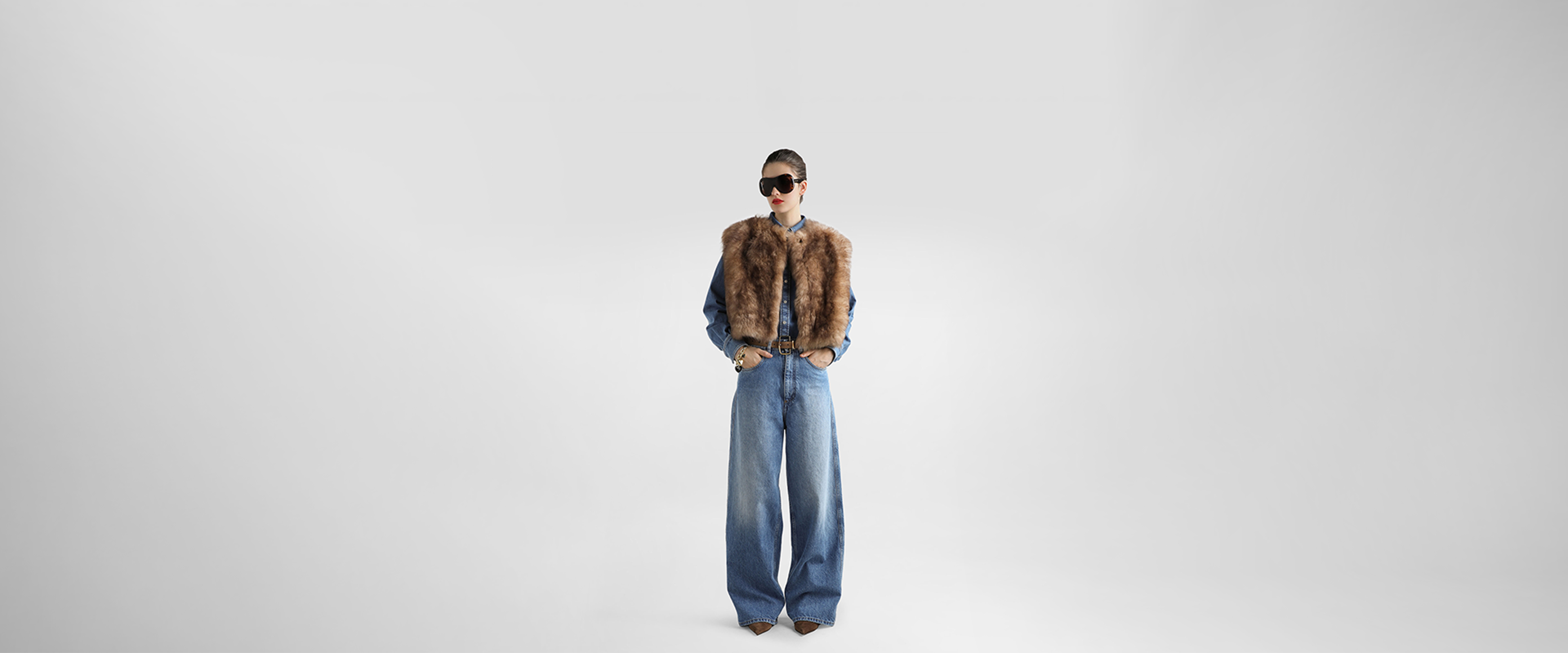 https://asset.dolcegabbana.com.cn/dg-prod-eshop/4fa25785-b665-4227-8124-4a702477dcc2.jpg