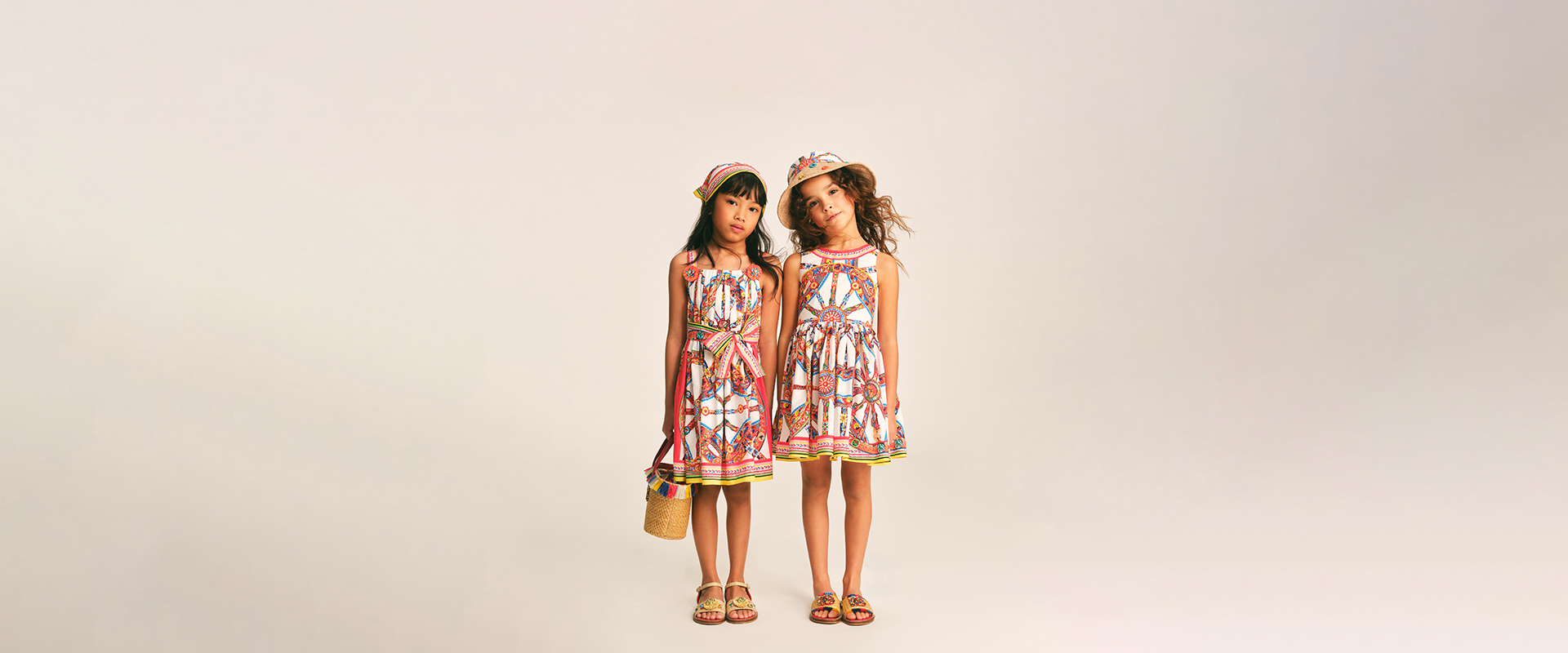https://asset.dolcegabbana.com.cn/dg-prod-eshop/550c3af3-5360-4d0d-b03a-a390362d6845.png