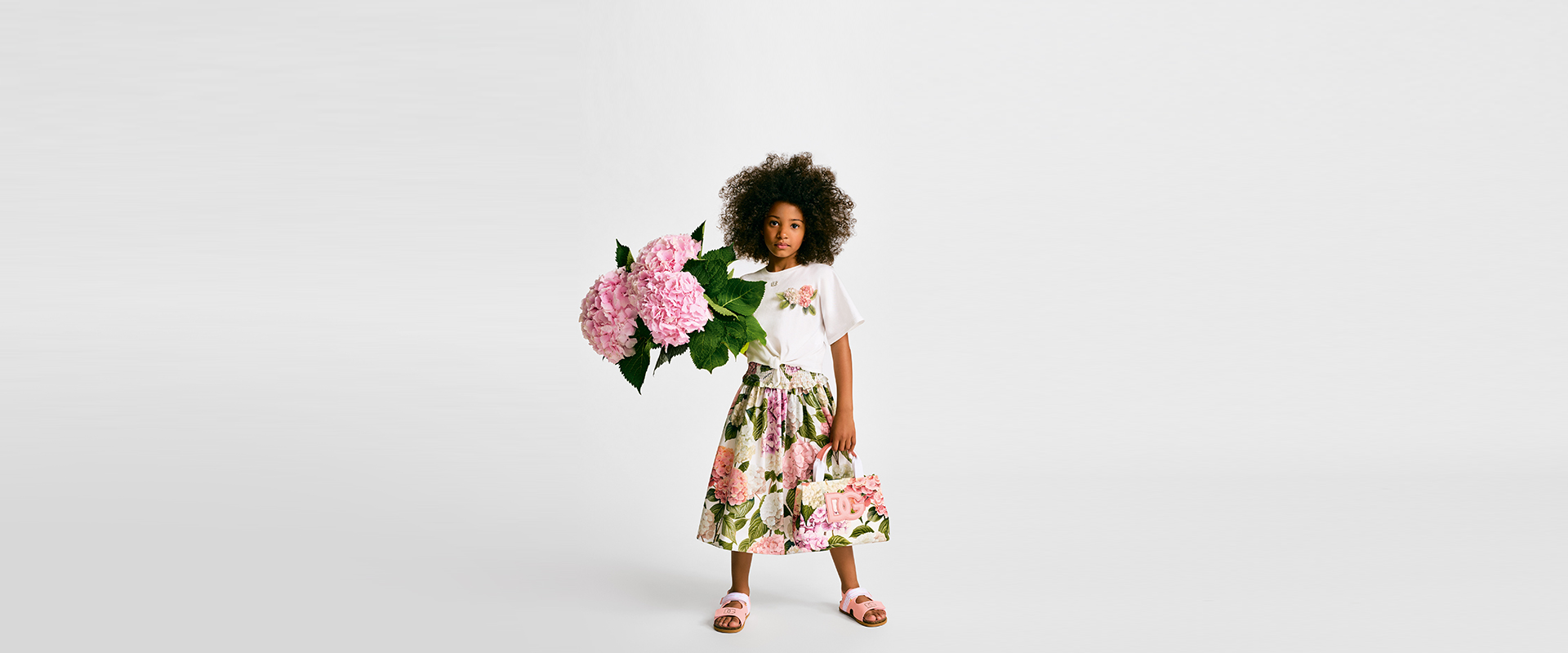 https://asset.dolcegabbana.com.cn/dg-prod-eshop/55ae32a5-39b7-40cb-bf9a-e04449cc0ceb.jpg