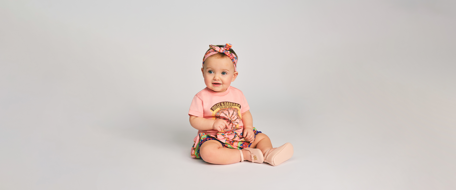 https://asset.dolcegabbana.com.cn/dg-prod-eshop/5efccbdb-4d06-476c-940a-172c33a3a6da.png