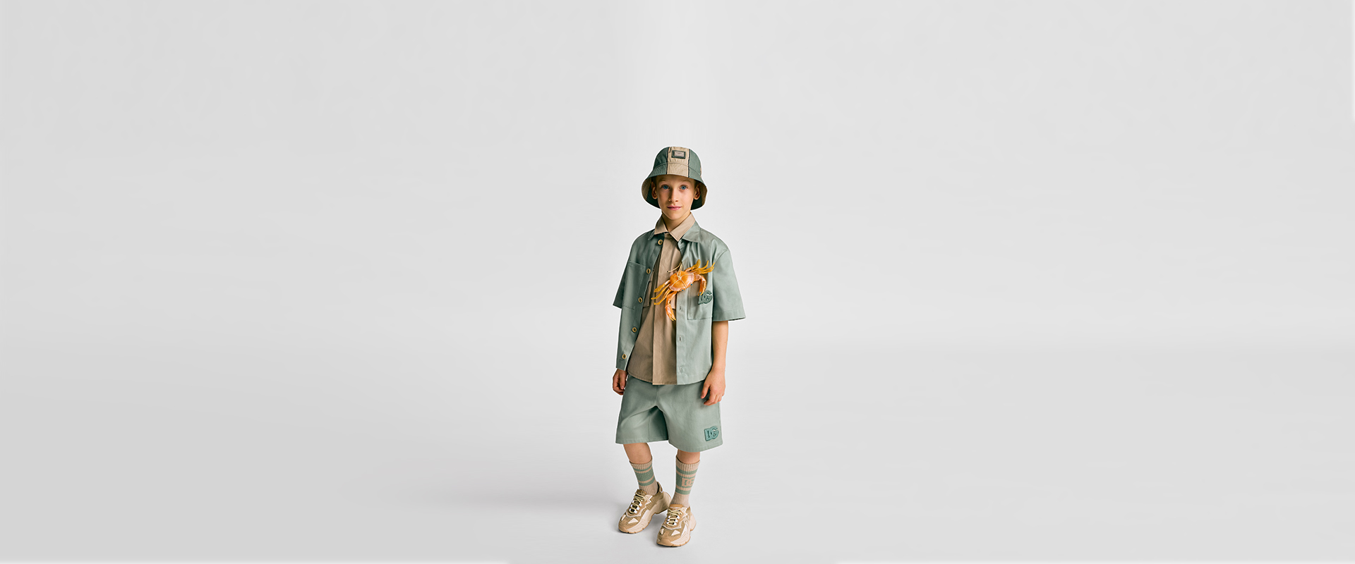 https://asset.dolcegabbana.com.cn/dg-prod-eshop/6052f3cc-3594-4f7f-bee8-b602276b5544.jpg