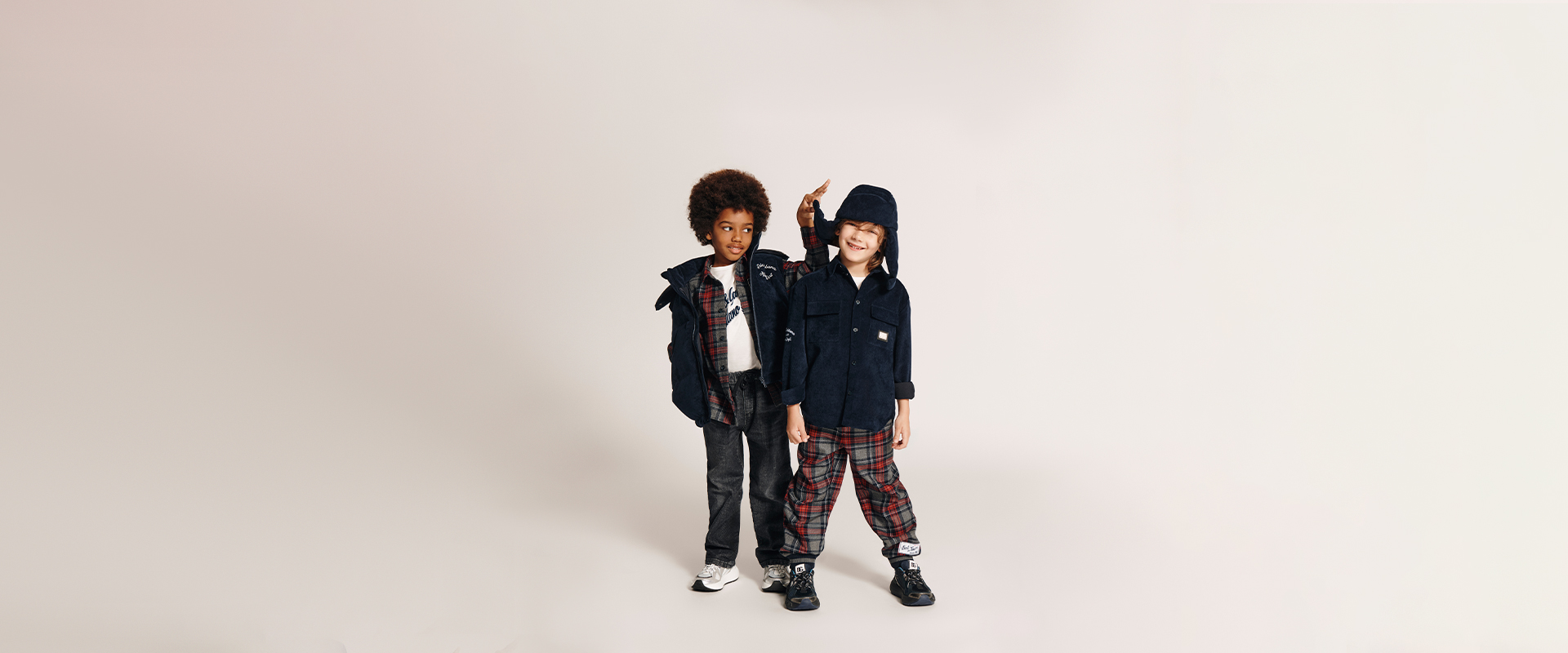 https://asset.dolcegabbana.com.cn/dg-prod-eshop/69518ba7-ea87-4ac6-a285-91d0c7da3acc.jpg