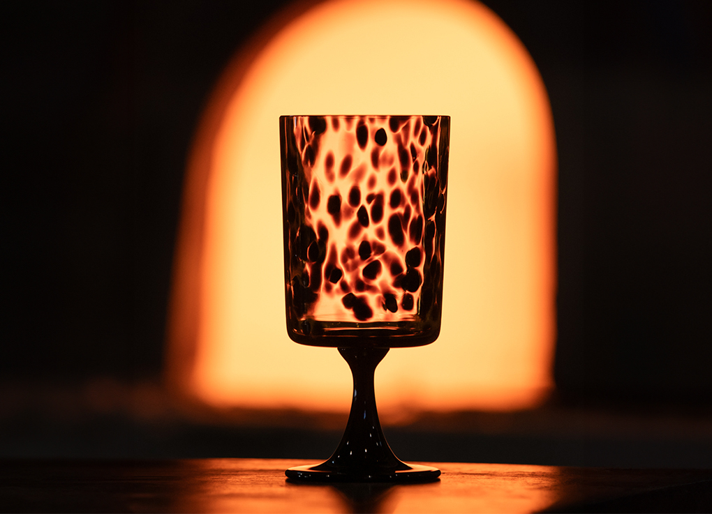 dolce-and-gabbana-fatto-a-mano-bicchieri-2025-lancio