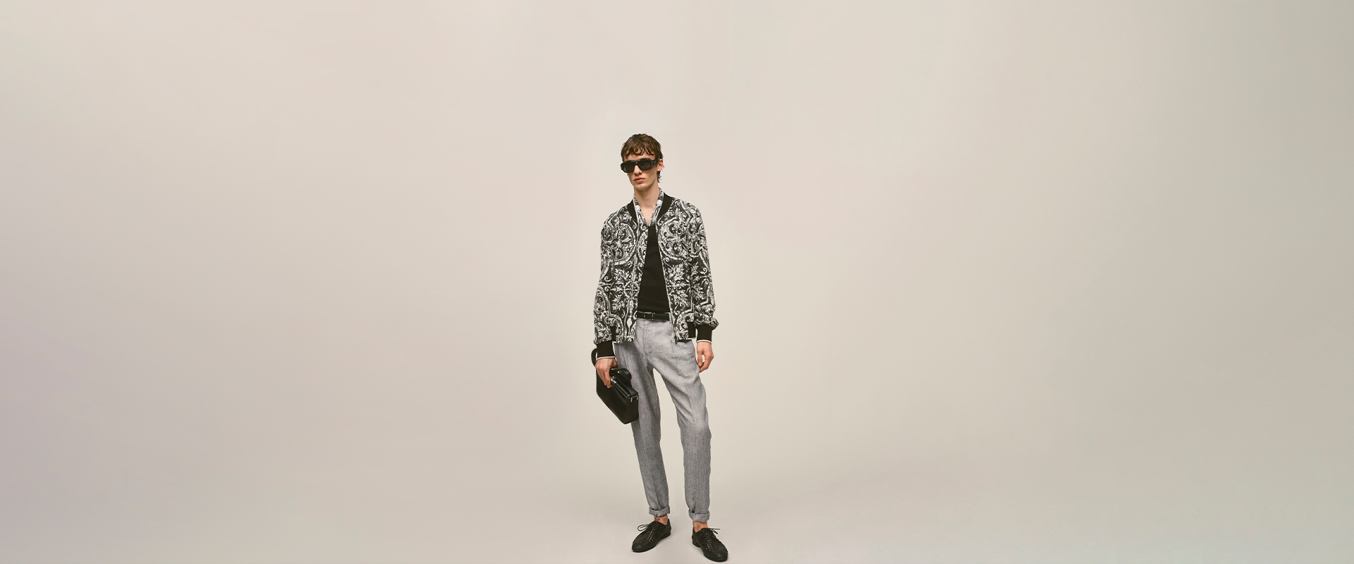https://asset.dolcegabbana.com.cn/dg-prod-eshop/748ffbf0-a5b3-4dc8-988b-a0aabc08a780.jpg