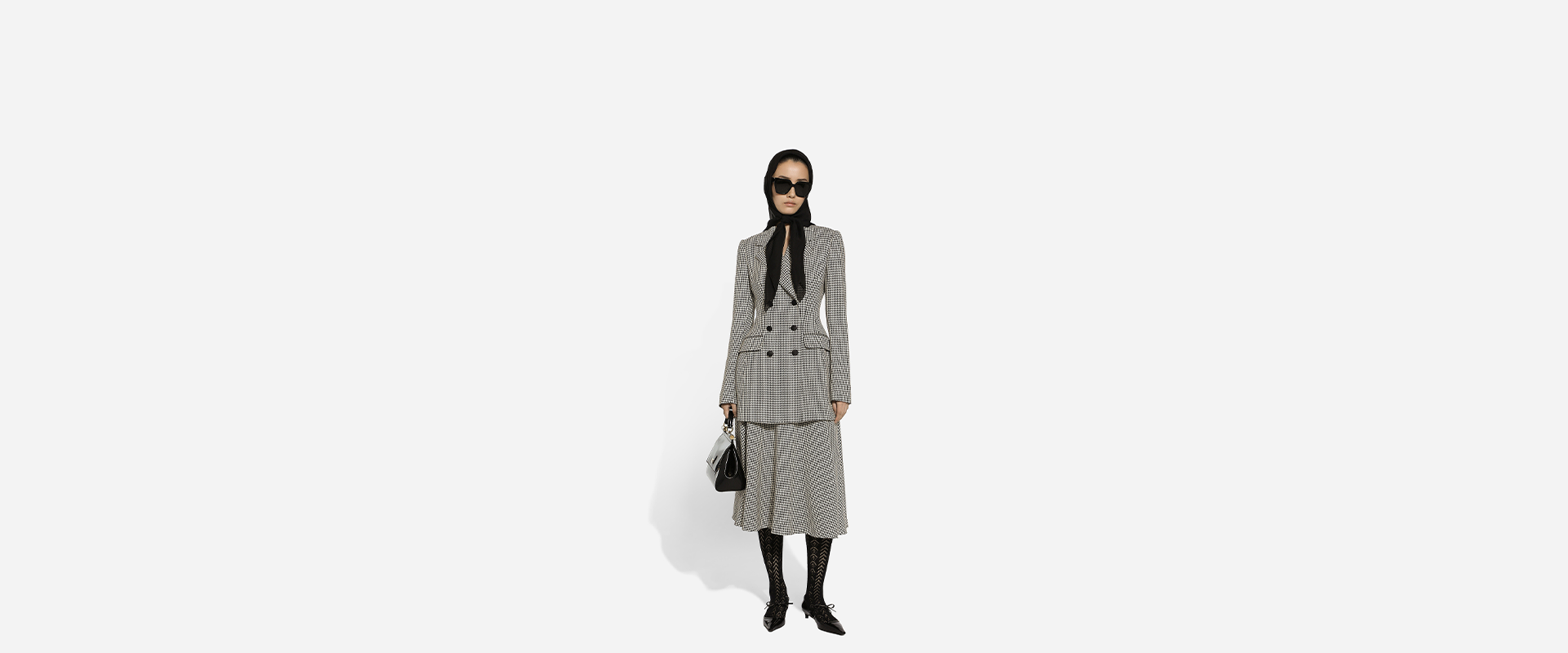 https://asset.dolcegabbana.com.cn/dg-prod-eshop/7a66b7a4-d282-412d-932e-be8e6c0b534c.jpg