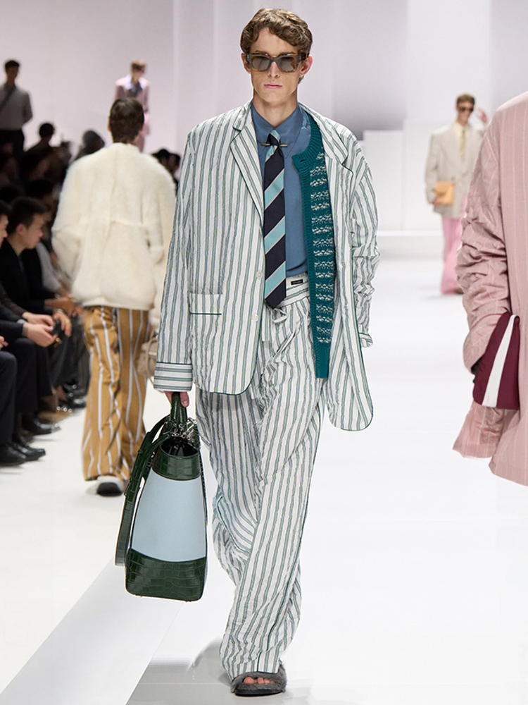 dolce-and-gabbana-men-spring-summer-2026-fashion-show-look-37