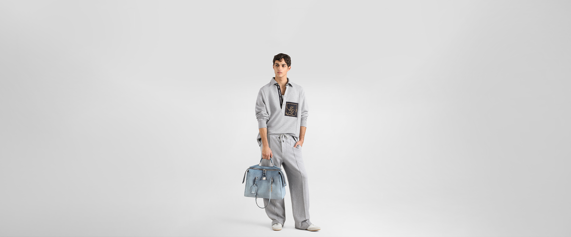 https://asset.dolcegabbana.com.cn/dg-prod-eshop/84bcbe0e-4fa7-41ac-83a1-c4b49194d3b3.jpg