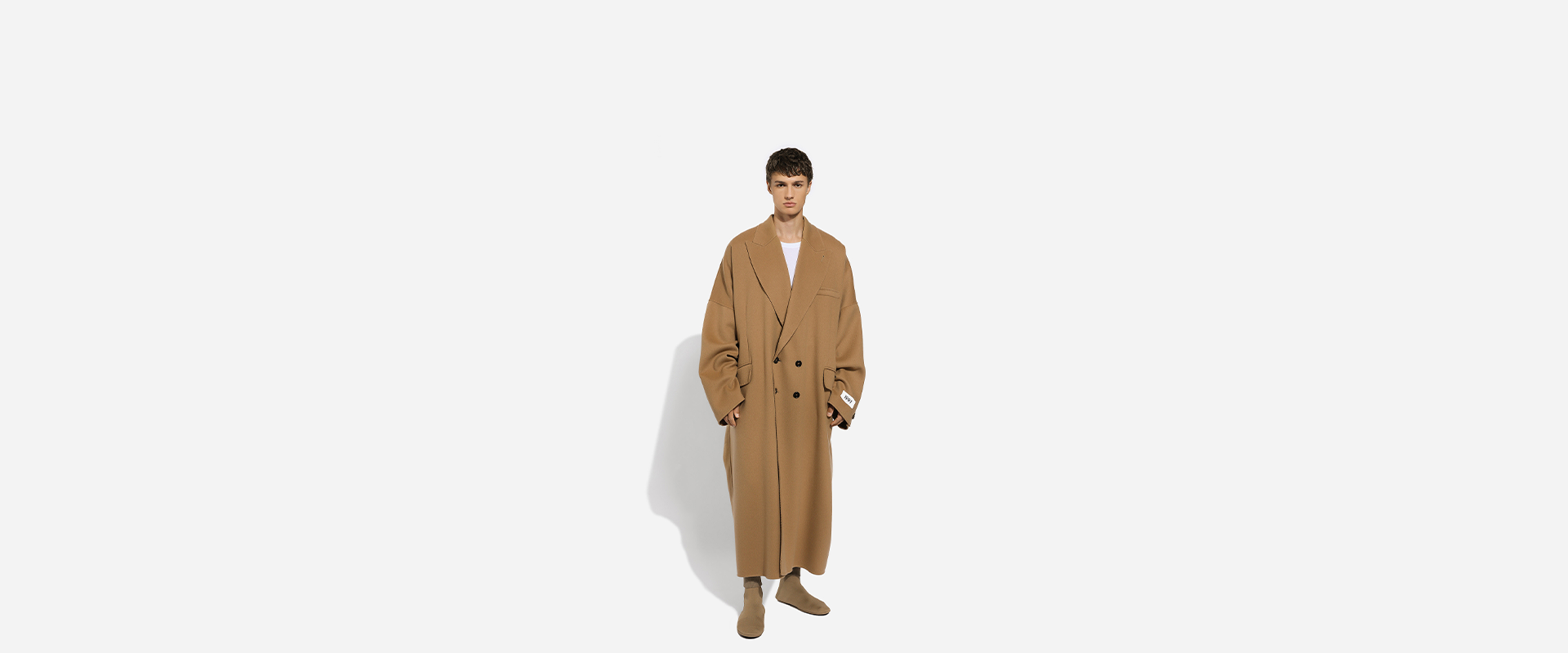https://asset.dolcegabbana.com.cn/dg-prod-eshop/84c83055-7385-4510-9fe8-a66ece295231.jpg
