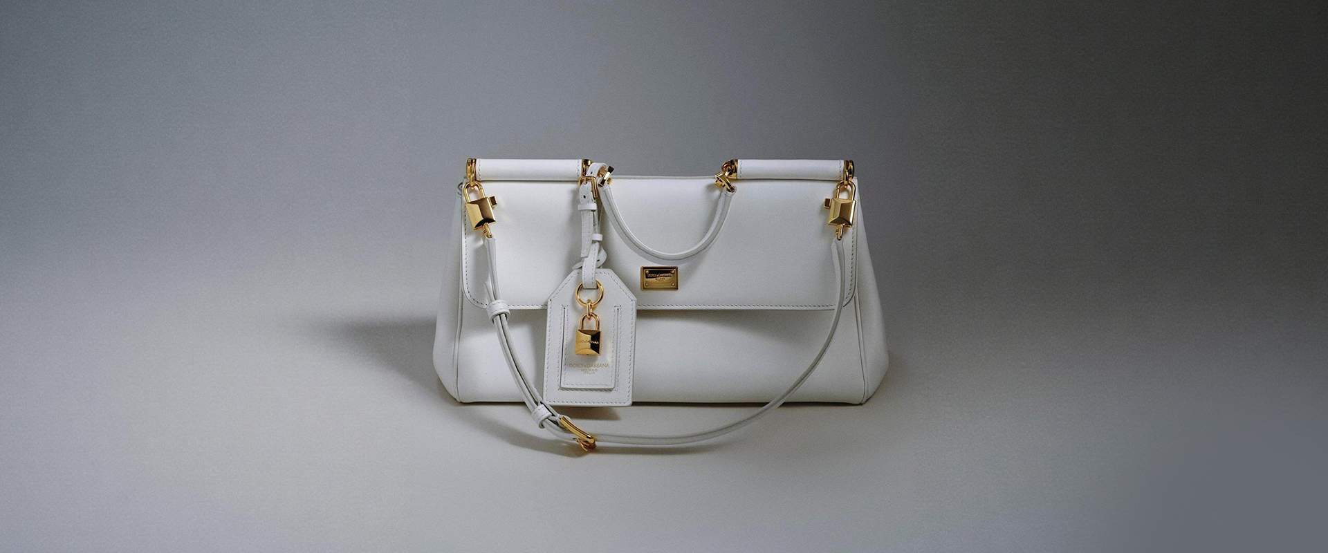 https://asset.dolcegabbana.com.cn/dg-prod-eshop/855f049b-4b43-4159-9679-518d85f6d1e0.jpg