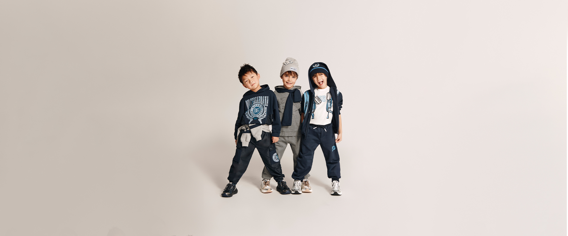 https://asset.dolcegabbana.com.cn/dg-prod-eshop/8a966c08-d7fa-4446-a016-a7f691a0544c.jpg