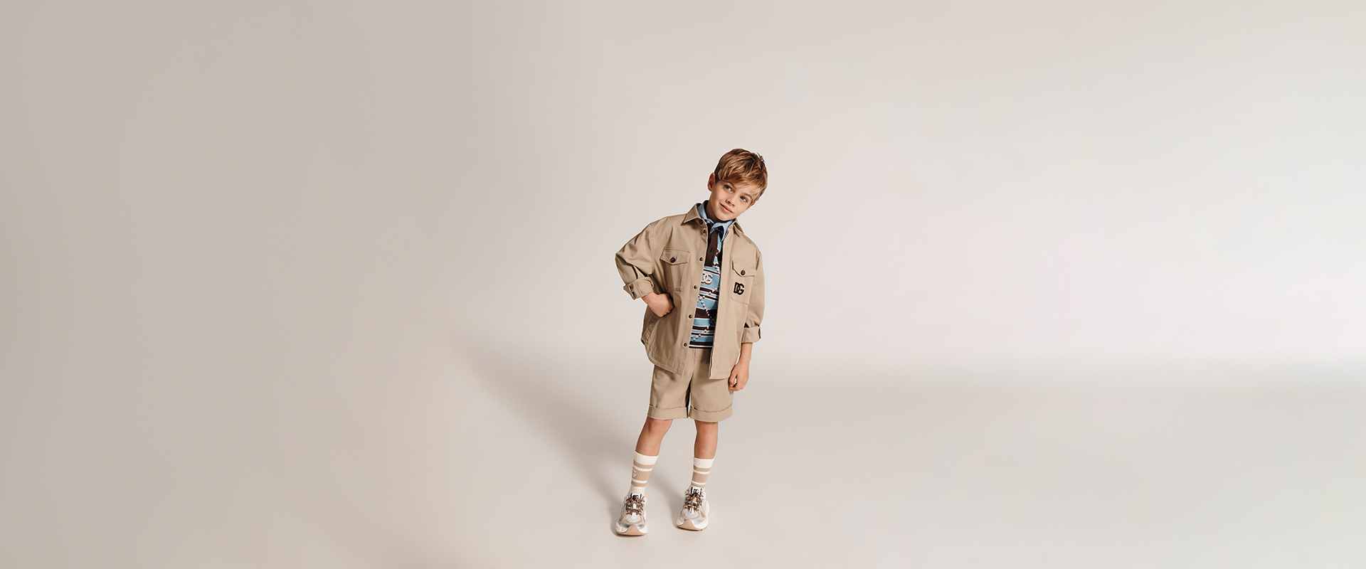 https://asset.dolcegabbana.com.cn/dg-prod-eshop/9278e44a-a212-4549-b92d-598d3b59d780.jpg