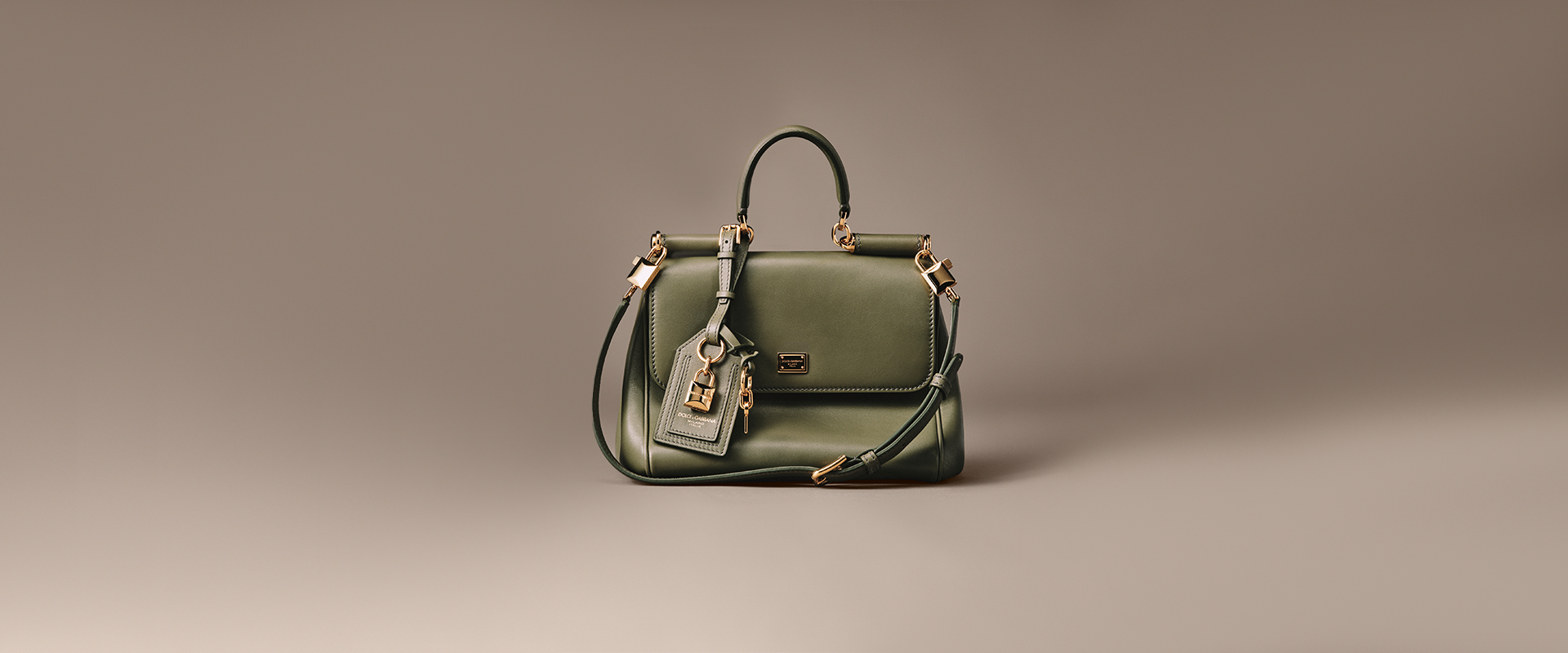 https://asset.dolcegabbana.com.cn/dg-prod-eshop/936b63a3-fa51-4d4f-983f-ab03acf7406a.jpg