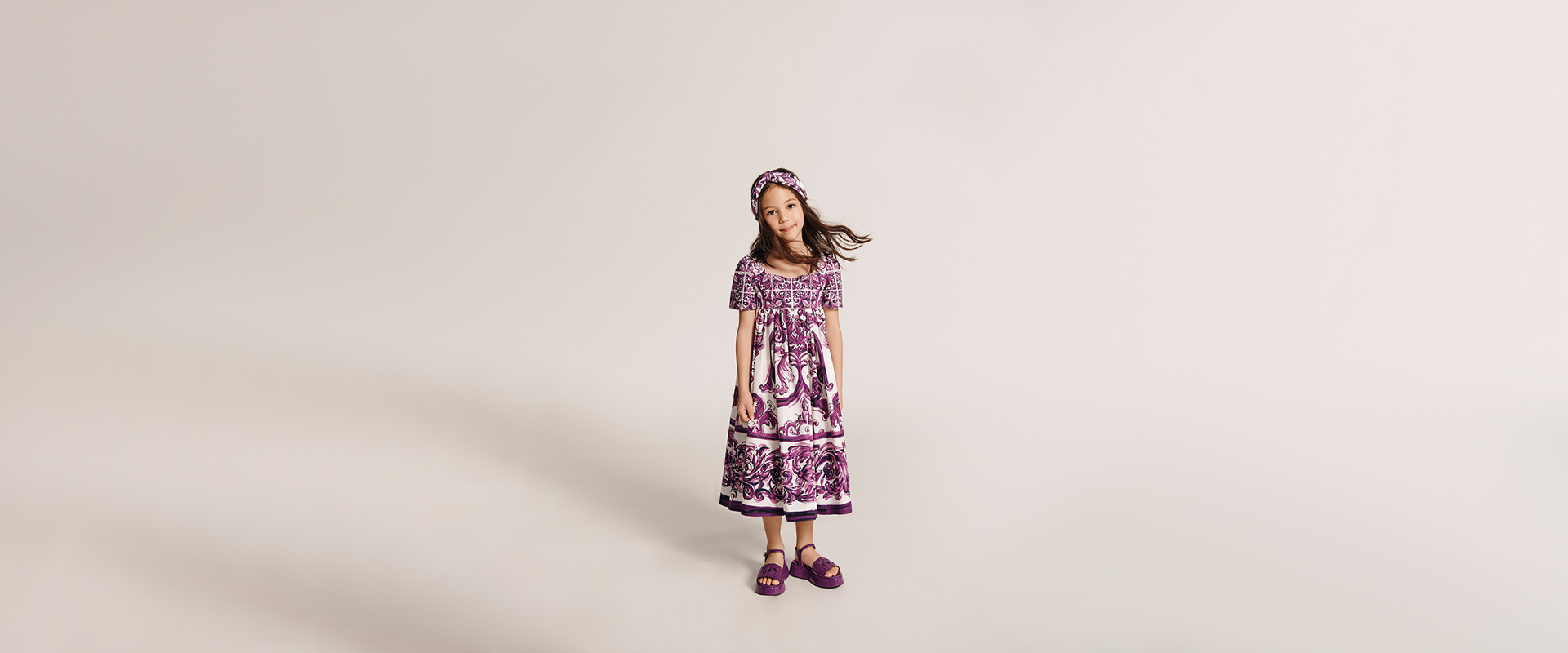 https://asset.dolcegabbana.com.cn/dg-prod-eshop/947ee14a-5b20-4953-86c9-008a93522083.jpg