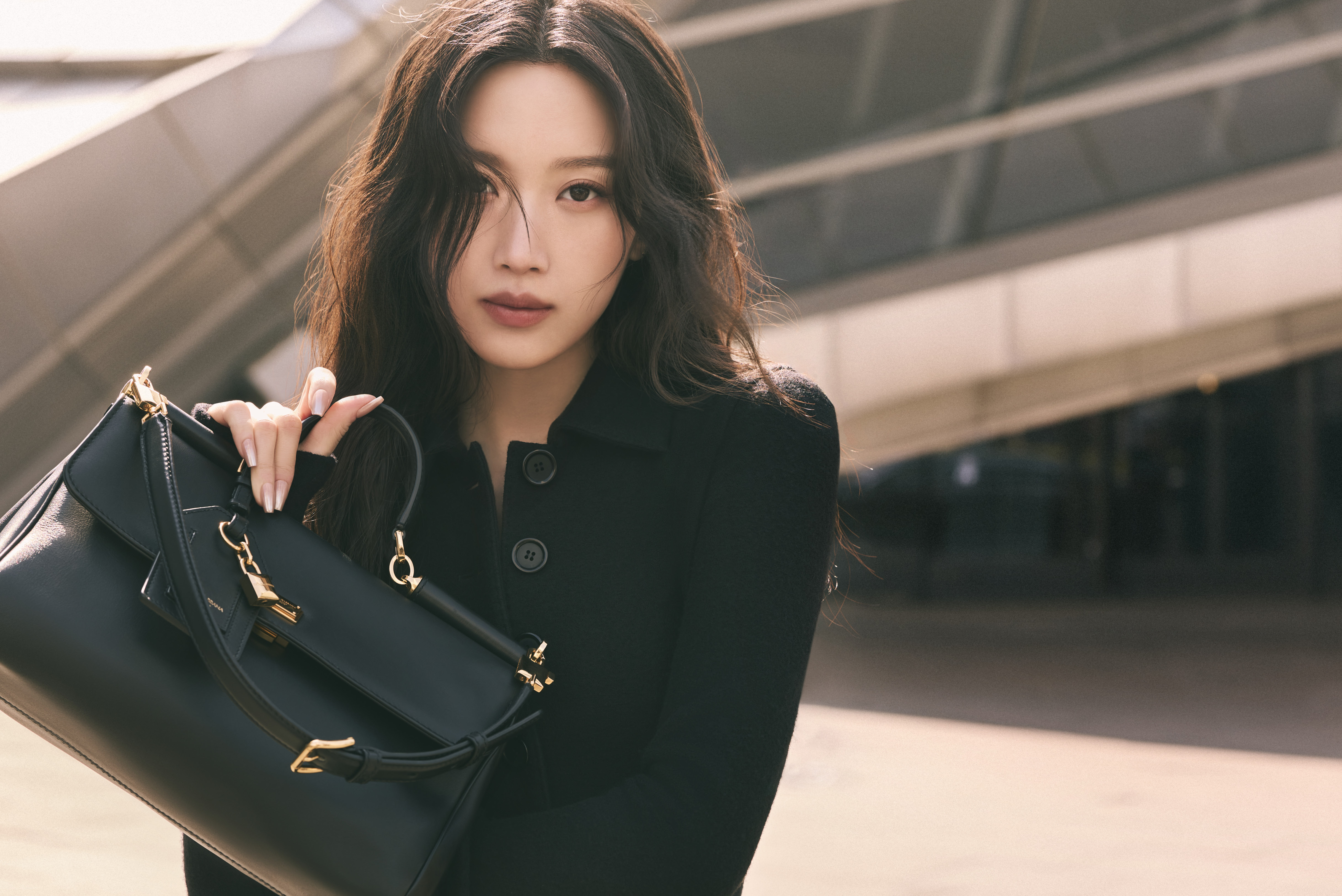 DG_ADV_APAC_FW25_PH_JUNGWOOK-MOK_WOMAN_12-13_NO_LOGO