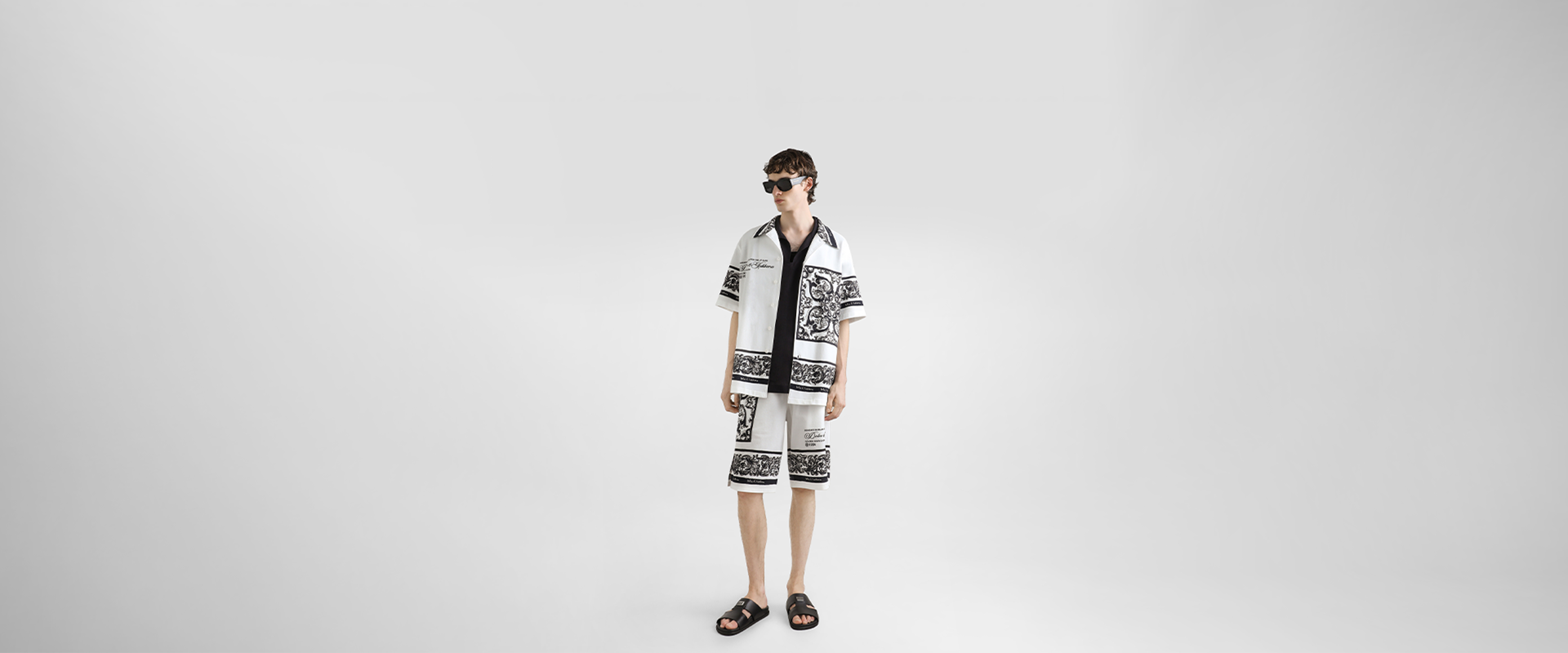 https://asset.dolcegabbana.com.cn/dg-prod-eshop/9b9033a1-5c5a-4642-bbb9-1b296b997075.jpg