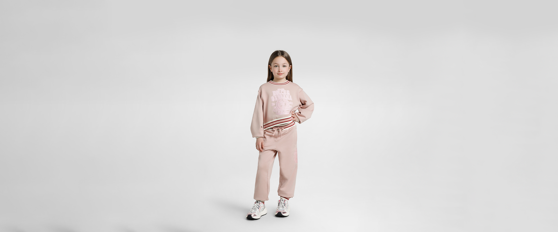 https://asset.dolcegabbana.com.cn/dg-prod-eshop/9f529b9d-0676-418f-a242-6e8a3f1dbf83.png