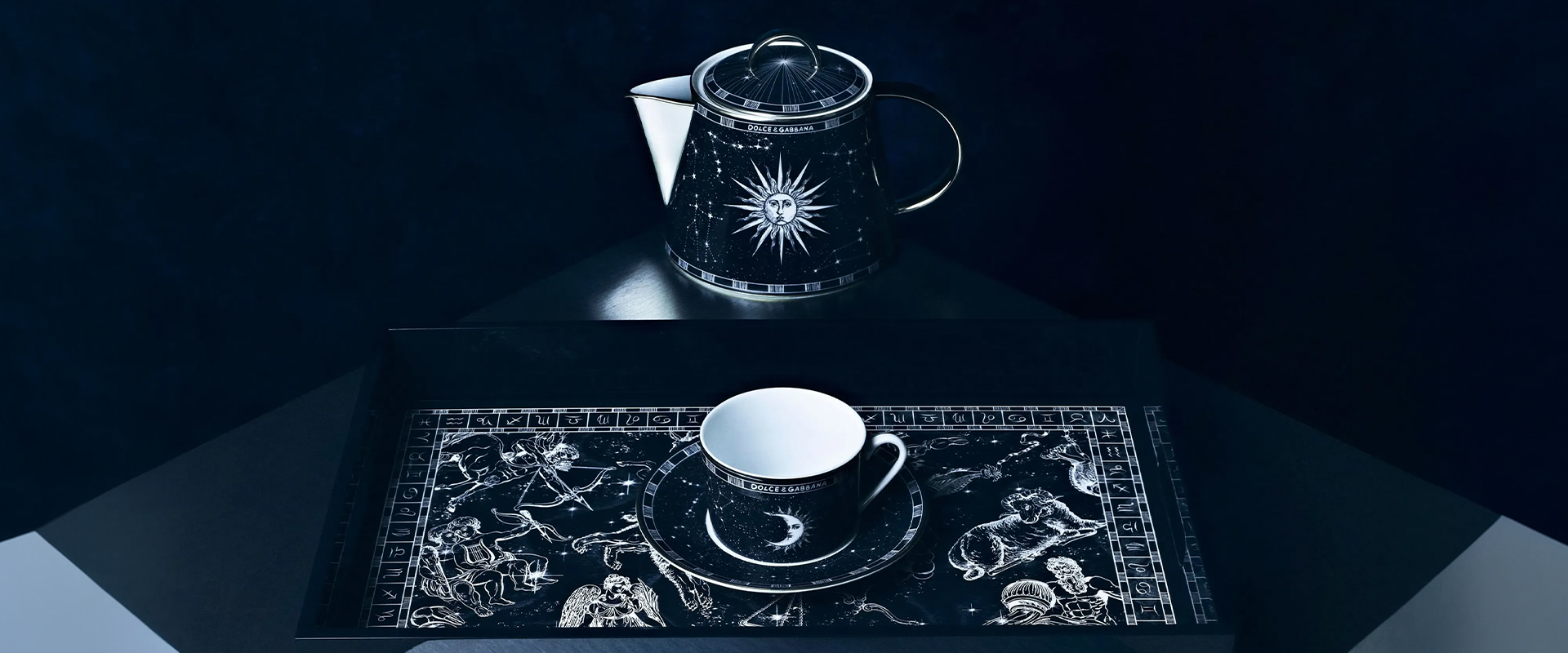 https://asset.dolcegabbana.com.cn/dg-prod-eshop/a0c5c0f7-fb6b-4331-a9df-64a706323199.jpg