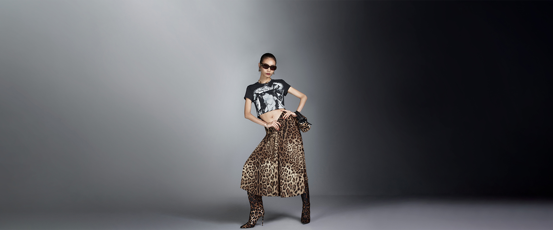 https://asset.dolcegabbana.com.cn/dg-prod-eshop/a38b0443-96ff-4649-85e1-500e3cafd155.jpg