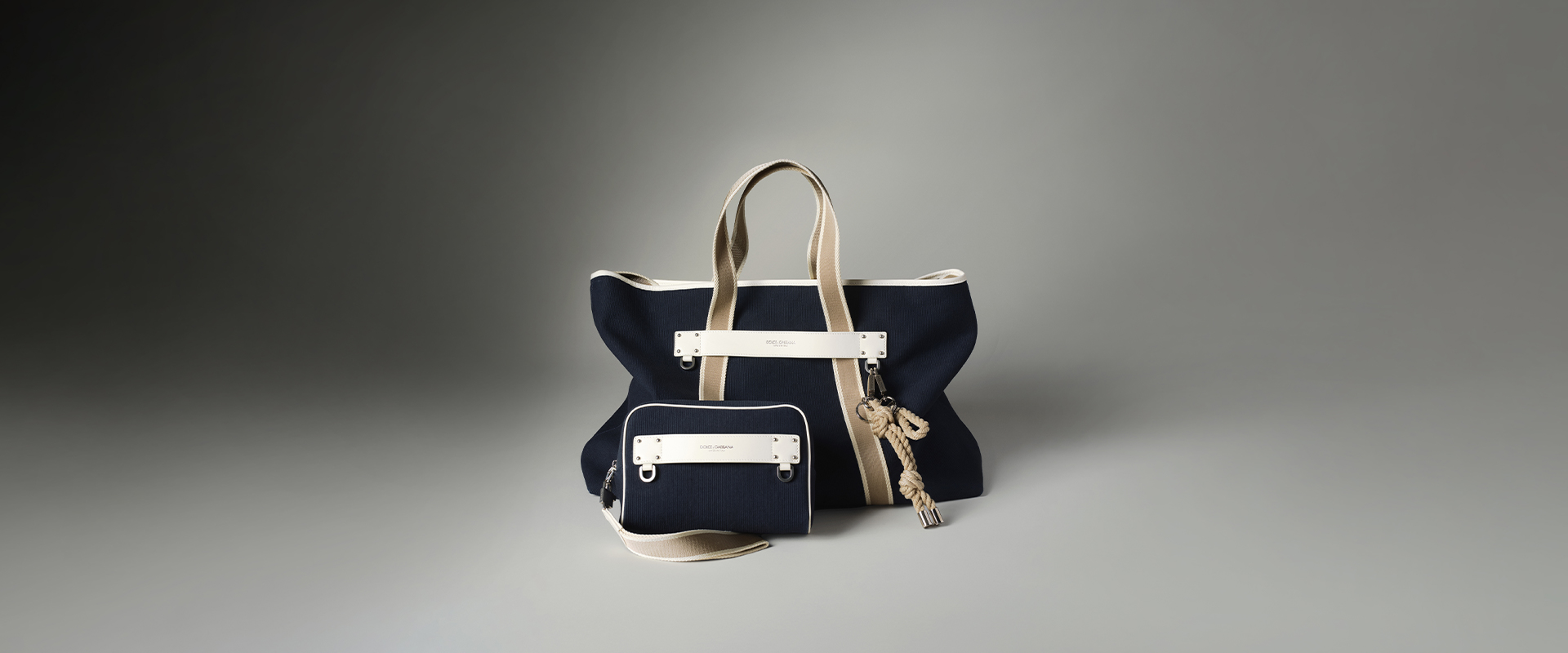 https://asset.dolcegabbana.com.cn/dg-prod-eshop/b47c4c54-a88e-4910-b8e2-cd92990957b2.jpg