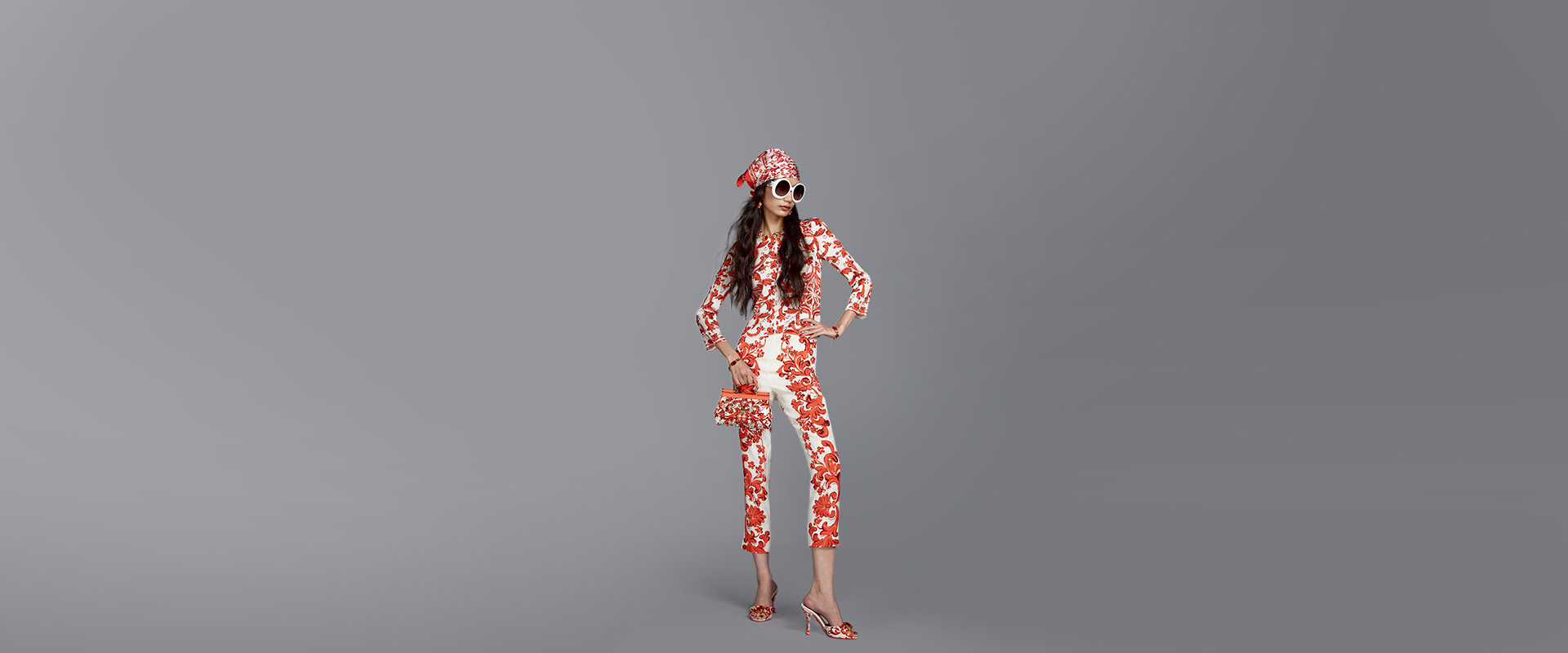 https://asset.dolcegabbana.com.cn/dg-prod-eshop/c2fd4392-48ae-43a5-85c8-aba52fa02259.jpg