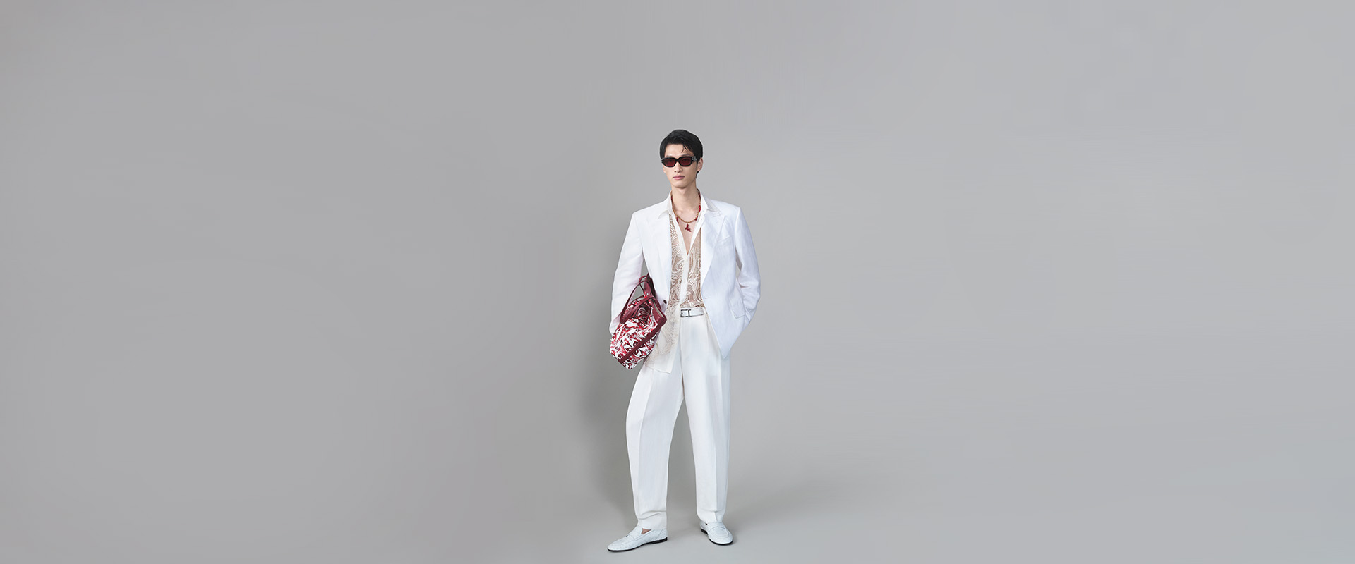 https://asset.dolcegabbana.com.cn/dg-prod-eshop/d0cae5dd-4107-438c-a505-df2fccc418b5.jpg