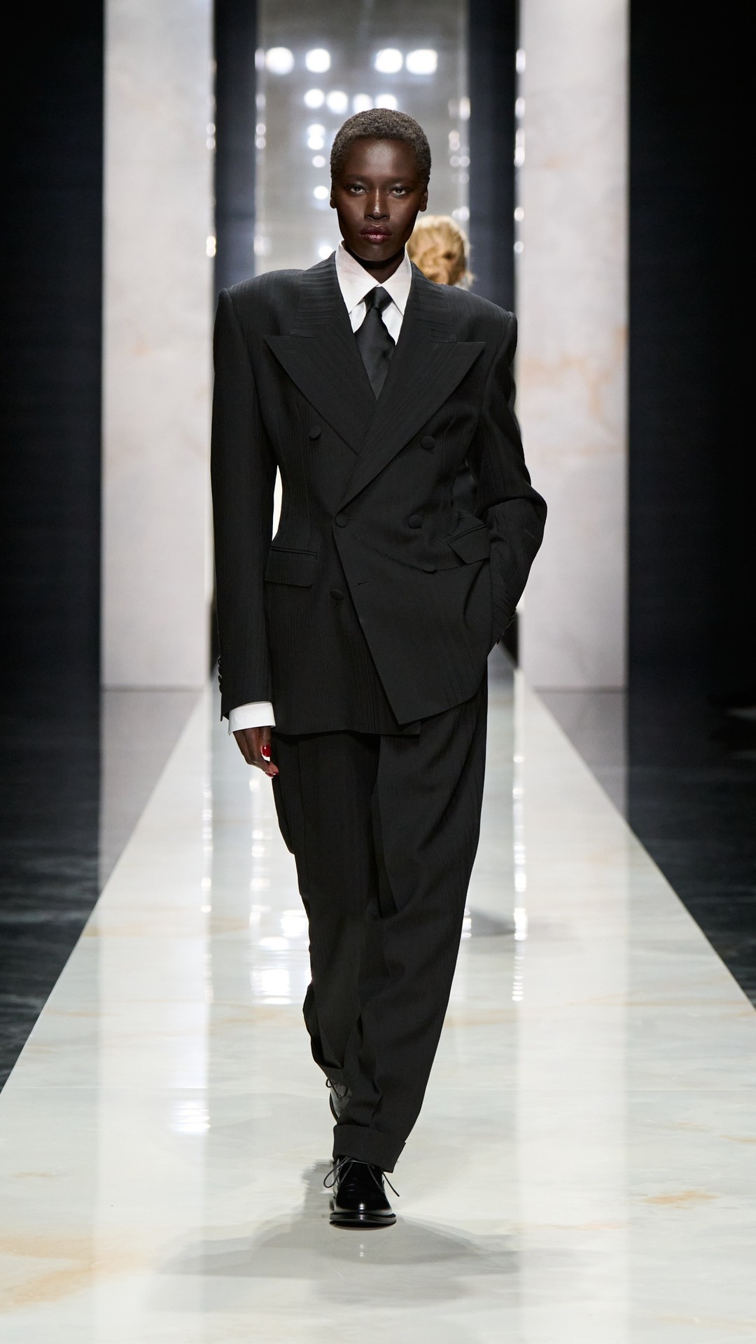 dolce-and-gabbana-women-fall-winter-26-fashion-show-look-75-1