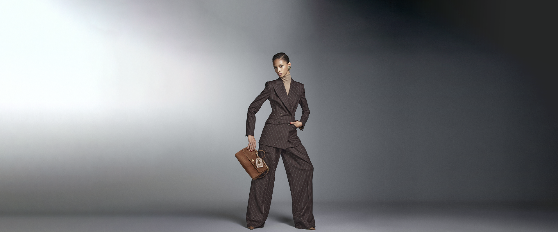 https://asset.dolcegabbana.com.cn/dg-prod-eshop/e35105d0-9823-4c1d-97ee-794eeb2f1111.png