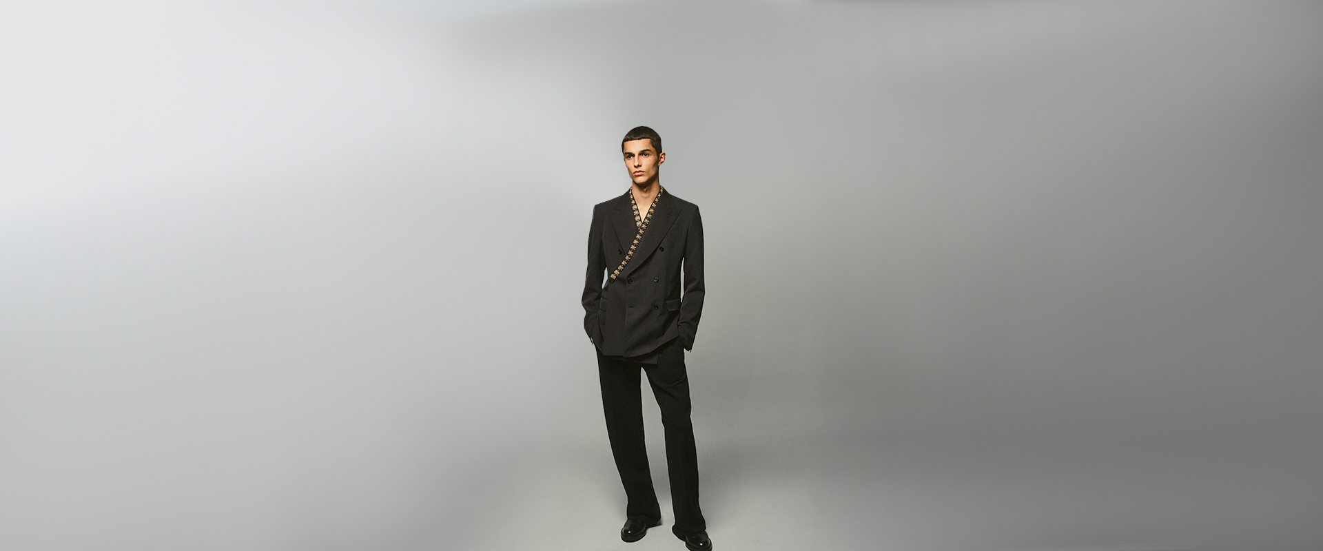 https://asset.dolcegabbana.com.cn/dg-prod-eshop/f55e395b-e807-4120-a268-b5a05036ad61.jpg