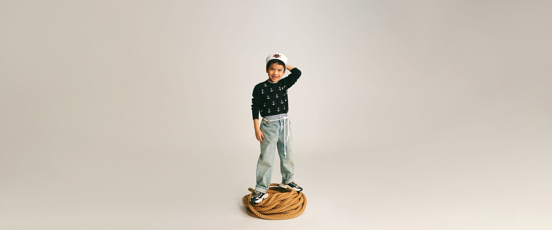 https://asset.dolcegabbana.com.cn/dg-prod-eshop/f97ed2c0-9060-4abc-be15-1f9c9a3a2126.jpg