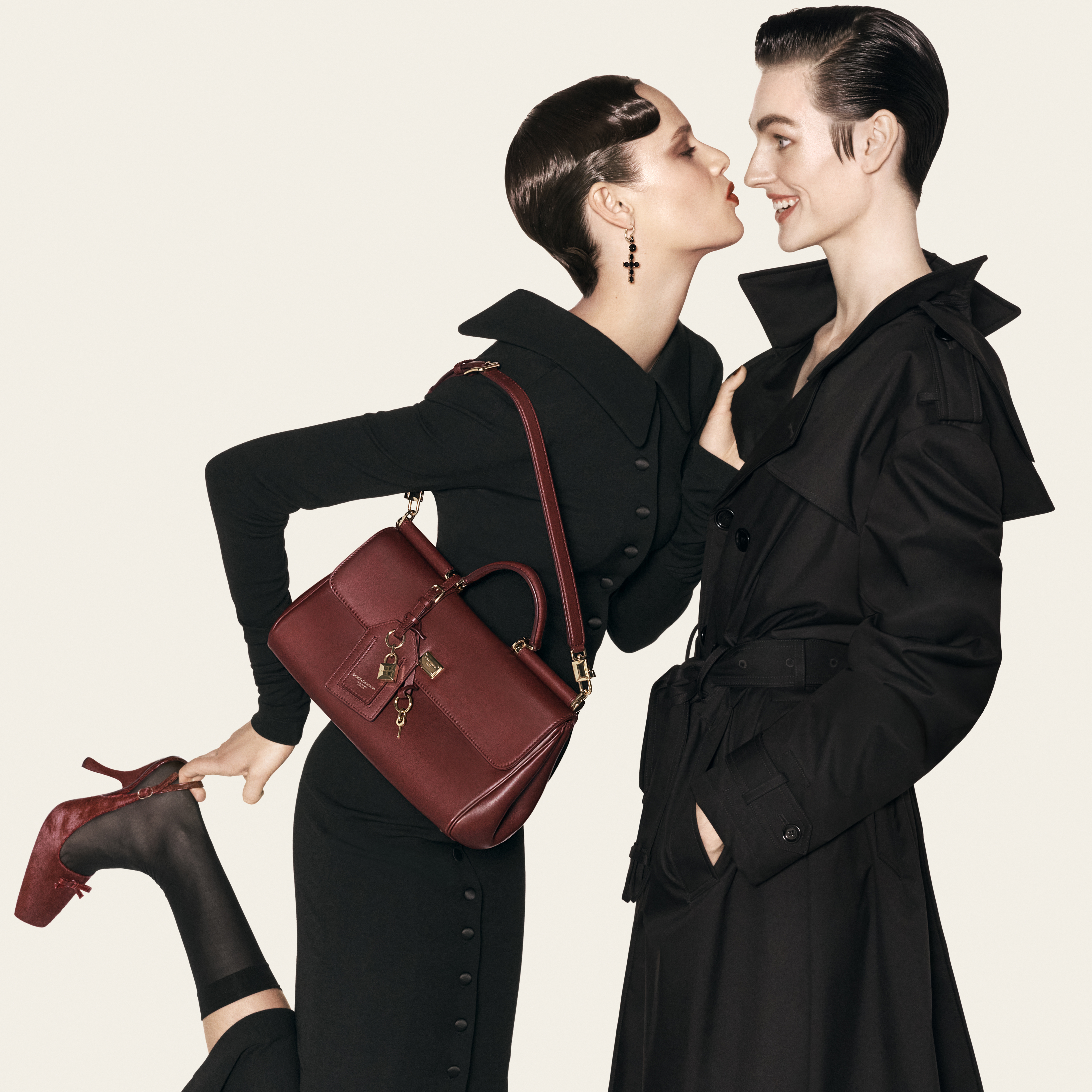 DG-MAIN-ADV-FW26_PH-STEVEN-MEISEL-WOMAN-02_NO_LOGO