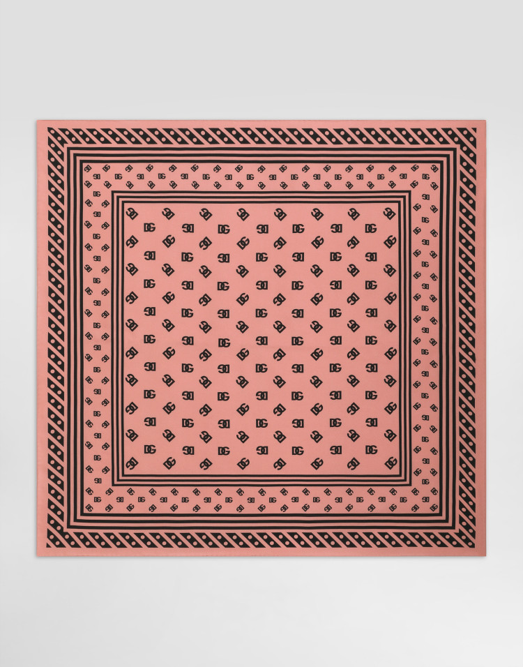 90x90整体 DG 徽标印花真丝斜纹方巾
