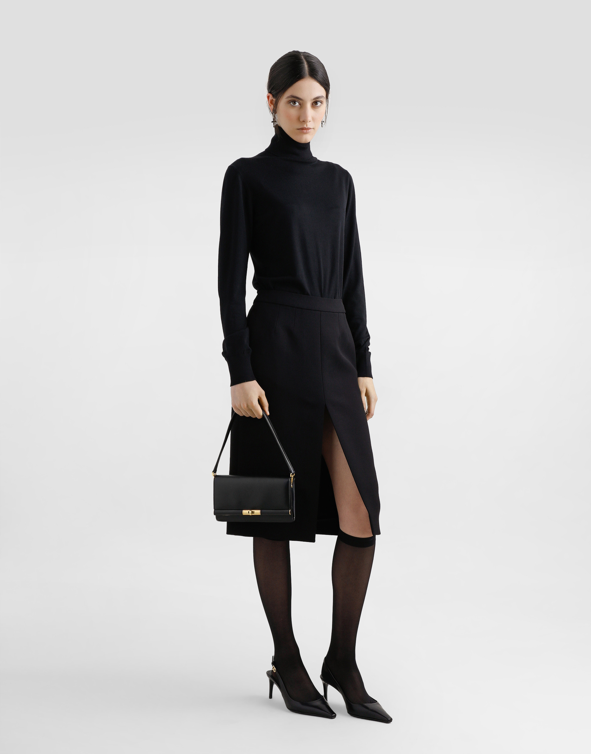 https://asset.dolcegabbana.com.cn/dg-prod-pim/1742351438-322-BB7756A3G19-BLACK-2.png