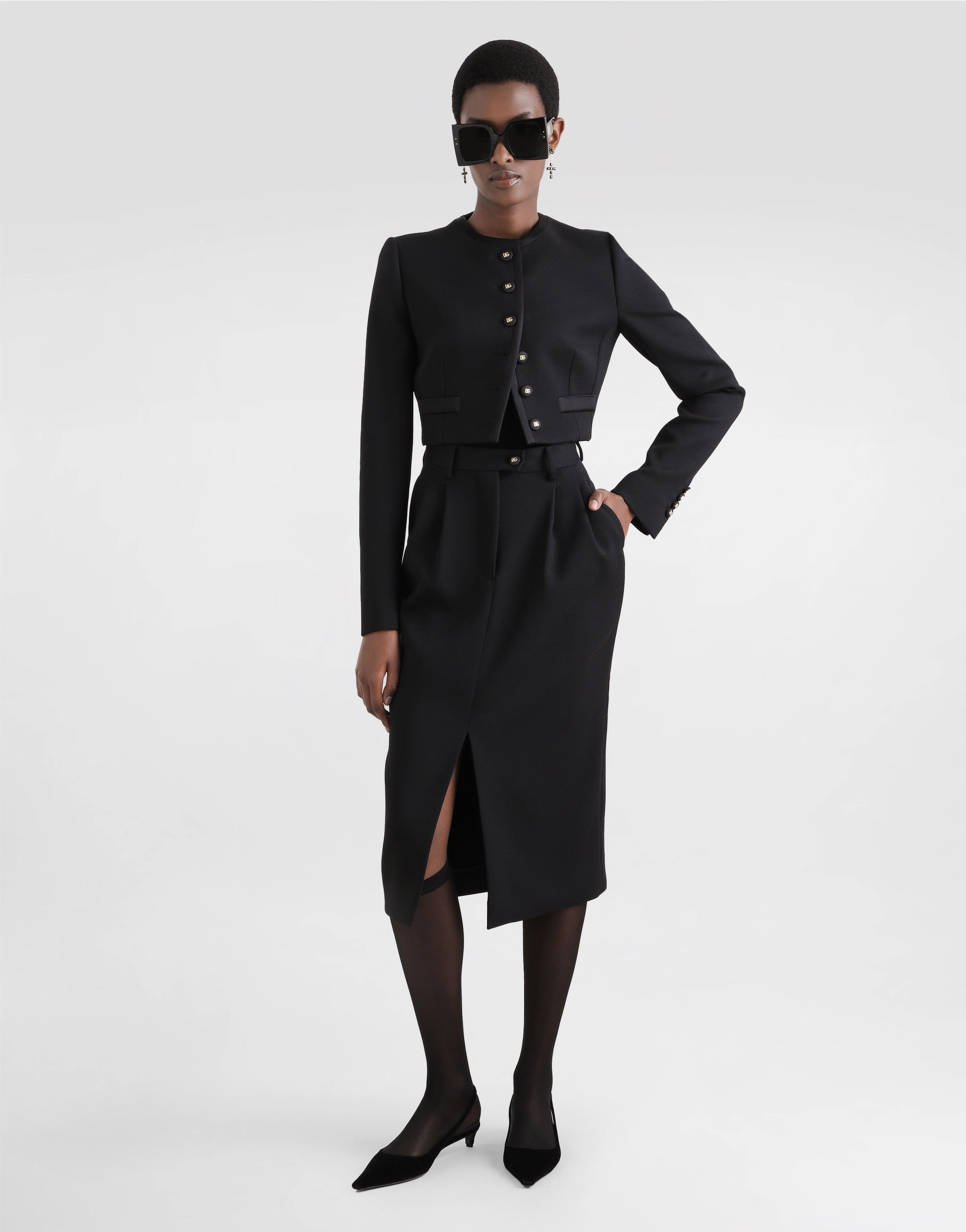 https://asset.dolcegabbana.com.cn/dg-prod-pim/1742351602-322-F27CPTFUBGE-BLACK-2.png