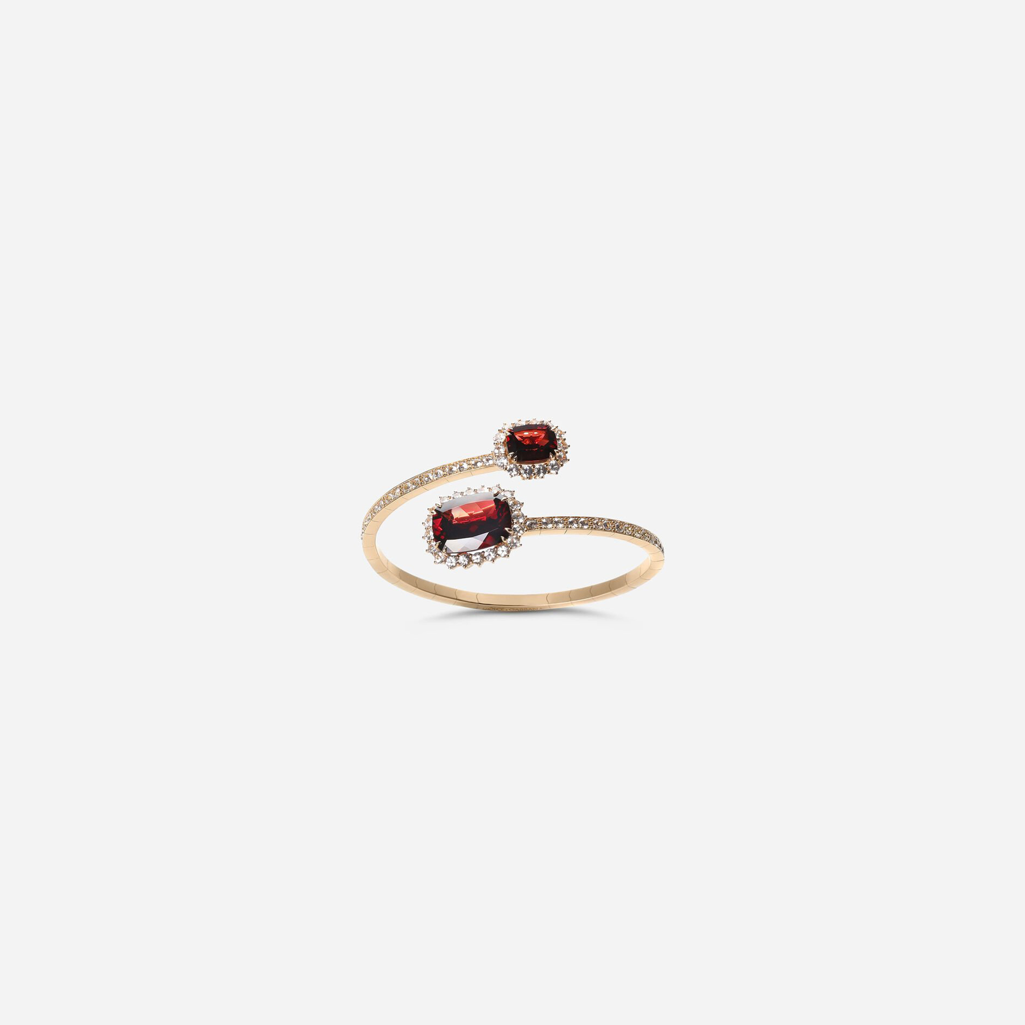 https://asset.dolcegabbana.com.cn/dg-prod-pim/1749904835-322-WBMH2GWRW01-GOLD-1.jpg