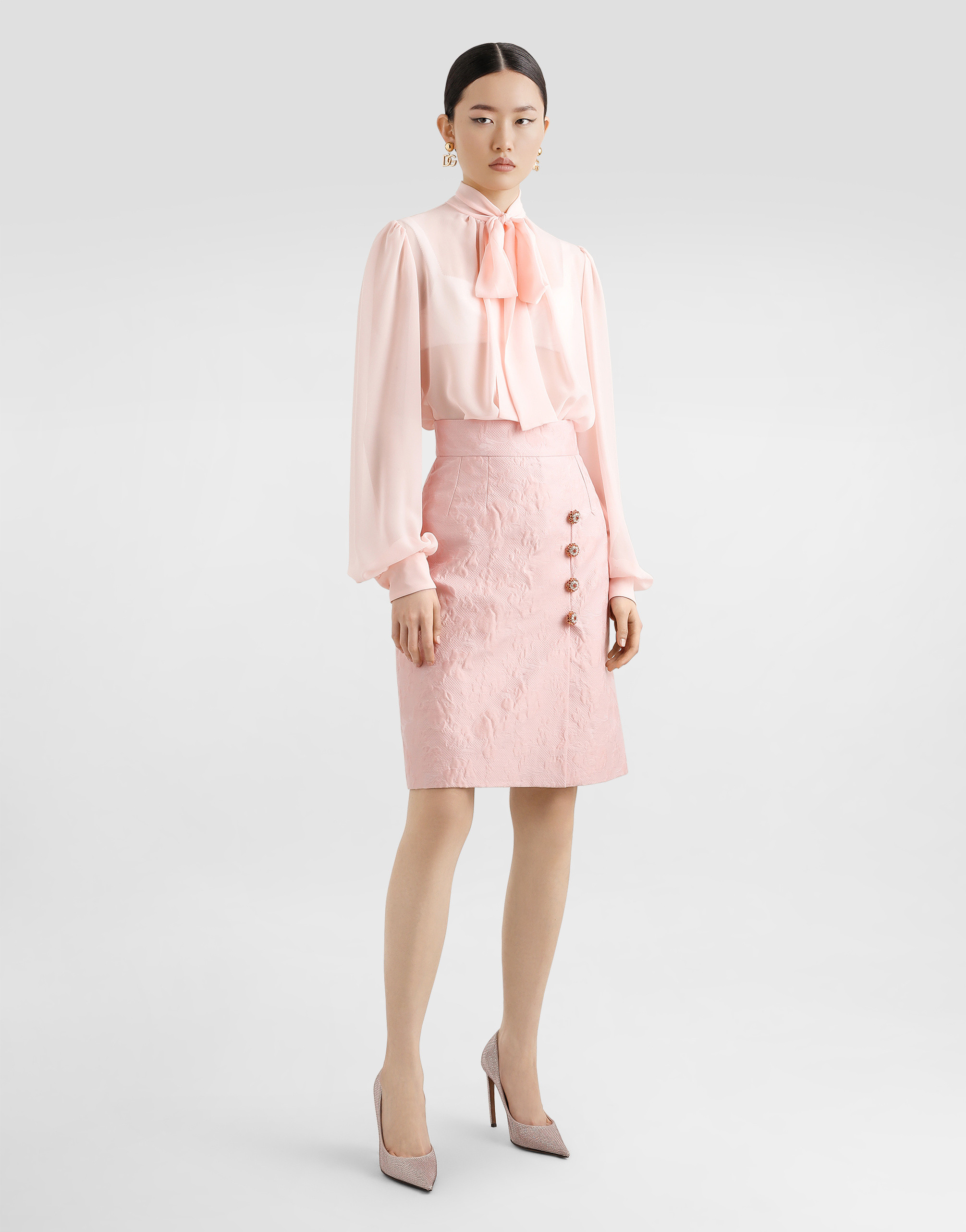 https://asset.dolcegabbana.com.cn/dg-prod-pim/1751616163-322-F7BC0TFU1UT-VERY%2BLIGHT%2BPOWDER%2BPI-2.png