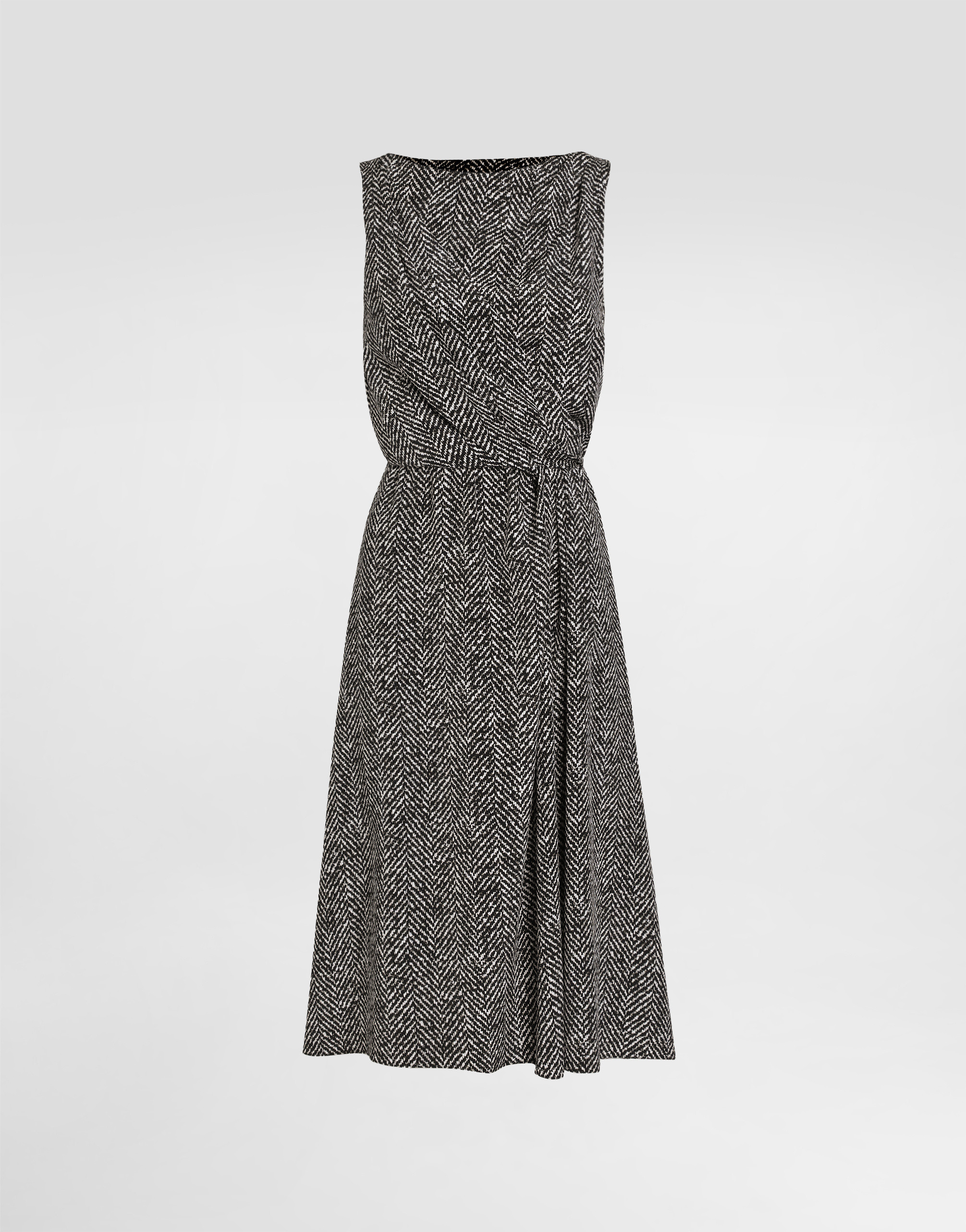 https://asset.dolcegabbana.com.cn/dg-prod-pim/1751617266-322-F6TWATFSA70-CHEVRON%2BBCO2FNERO-1.png